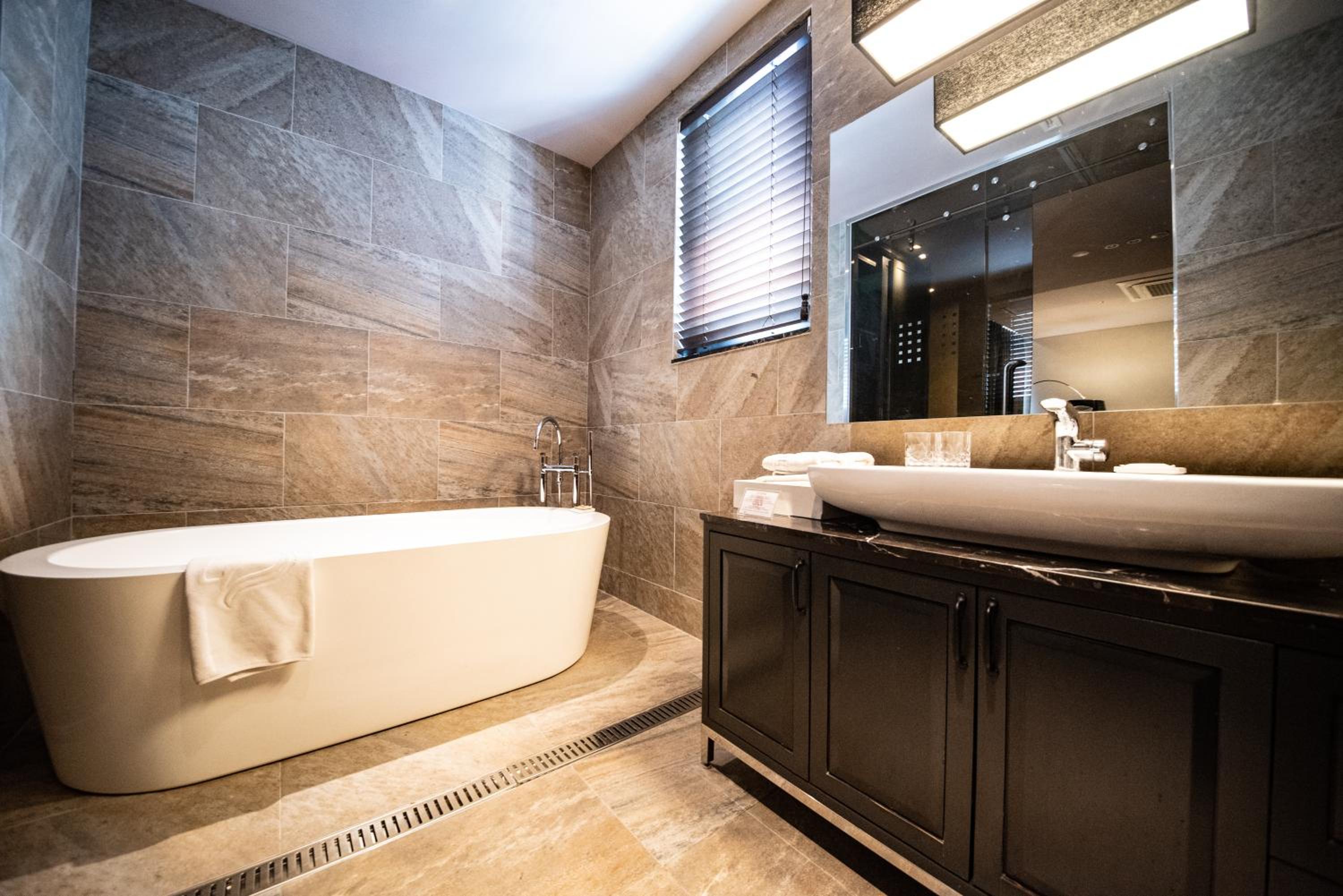 [Special Offer] Junior Suite with Premium with Breakfast Room Service & 1 hour Late Check-out  photo 3