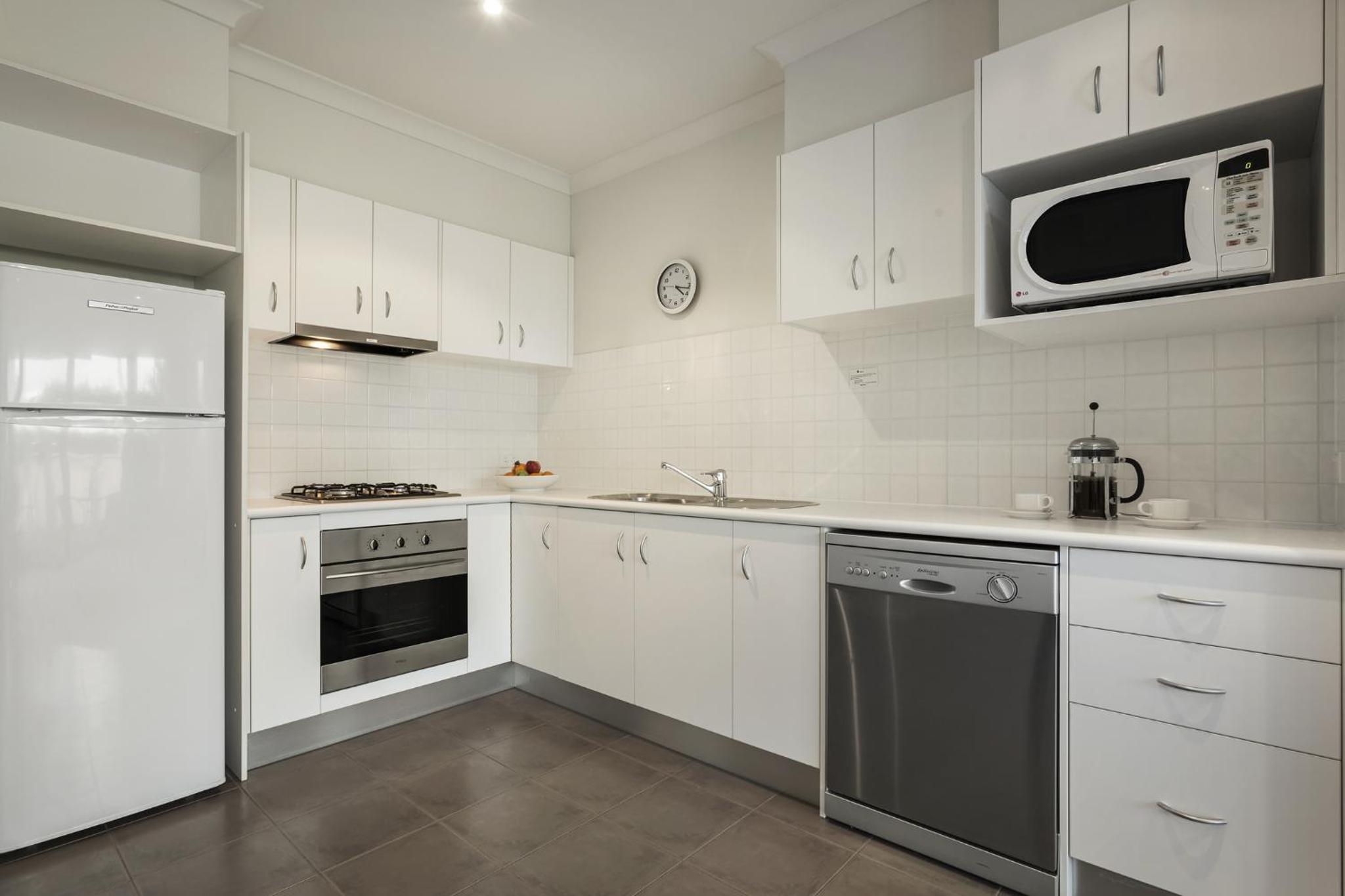Two-Bedroom Apartment - Photo 3