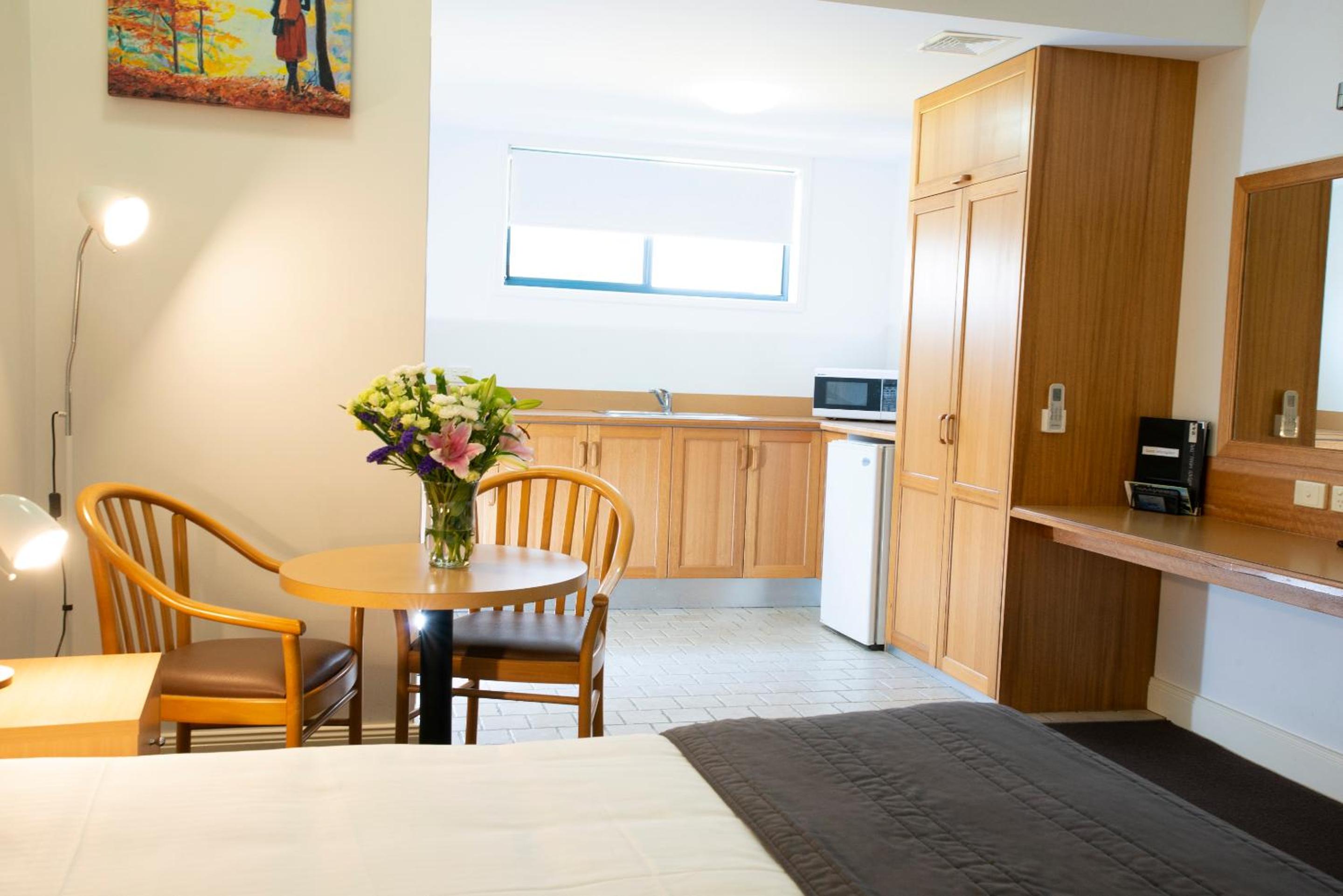 Queen Room - Disability Access photo 3