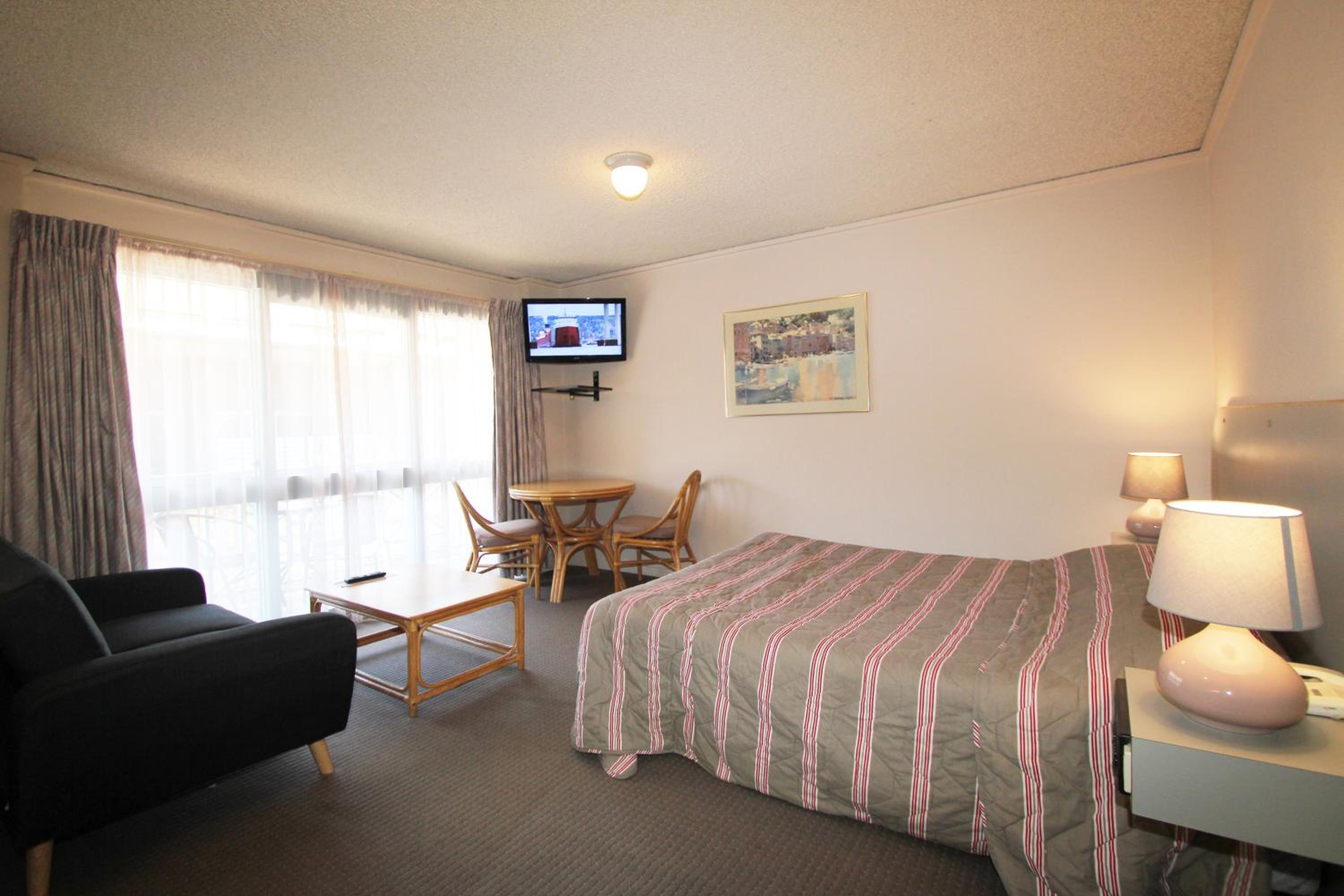 Standard Queen Room