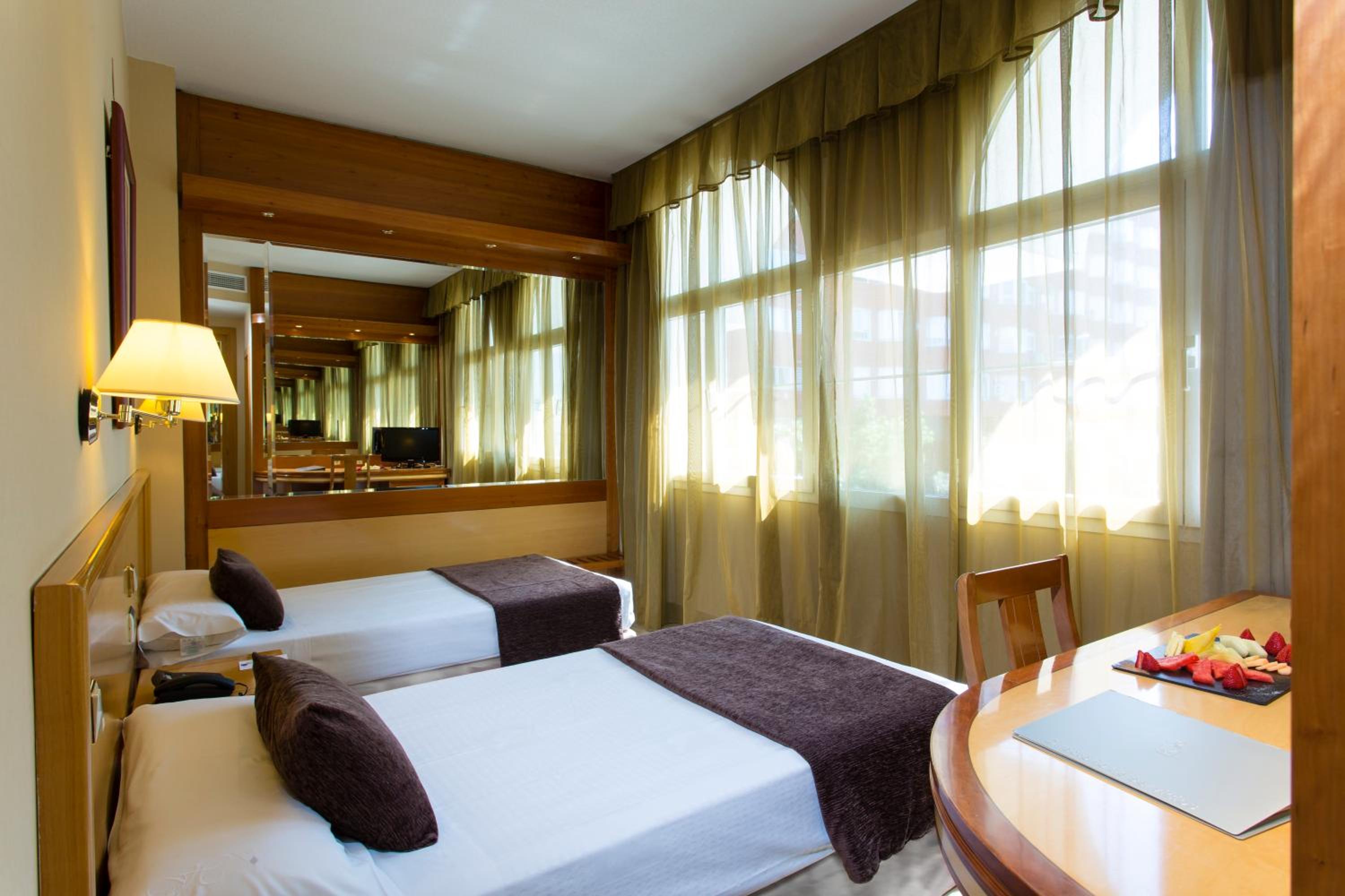 Double or Twin Room - Photo 5