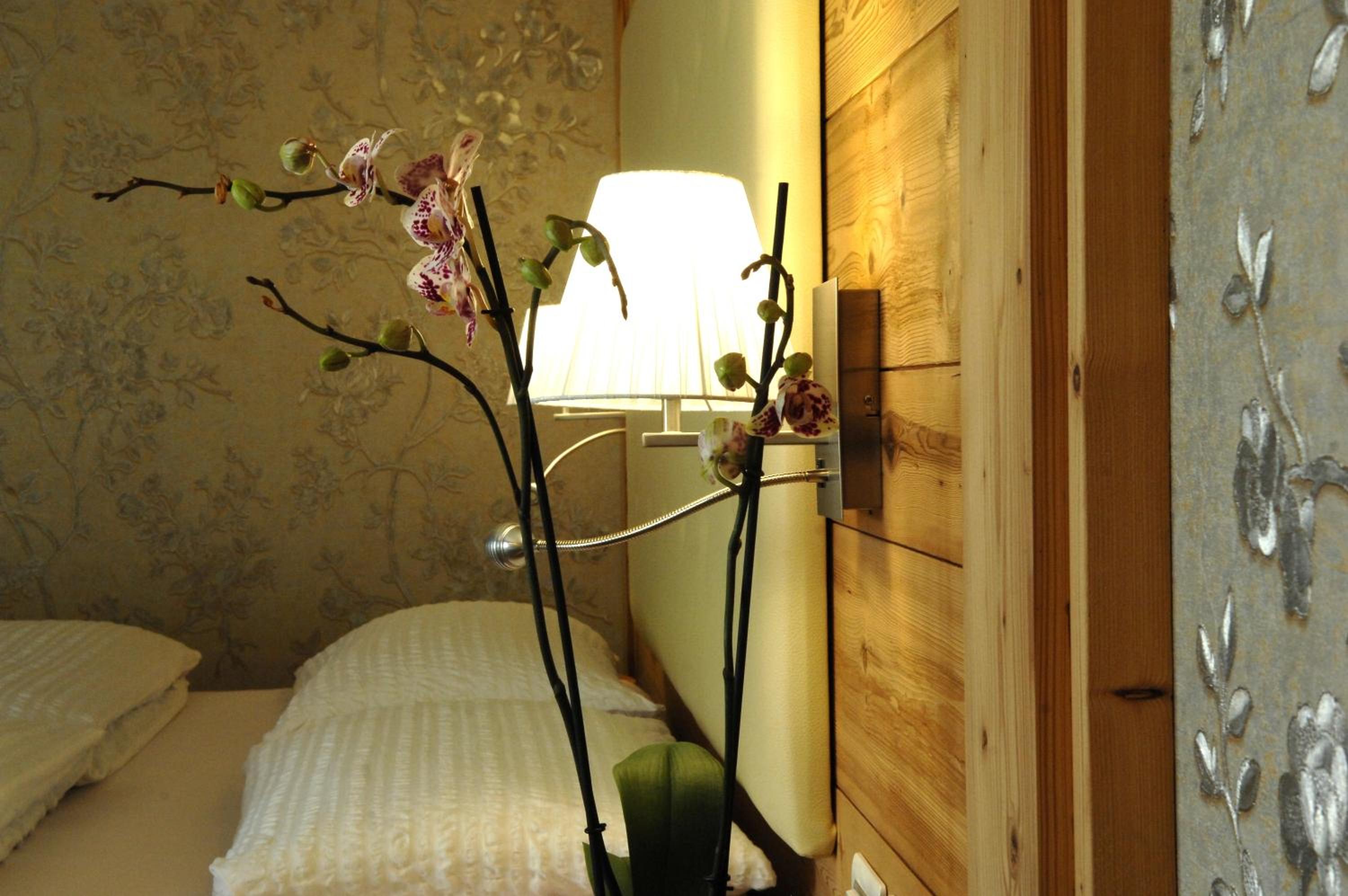 Deluxe Double Room with Balcony photo 3