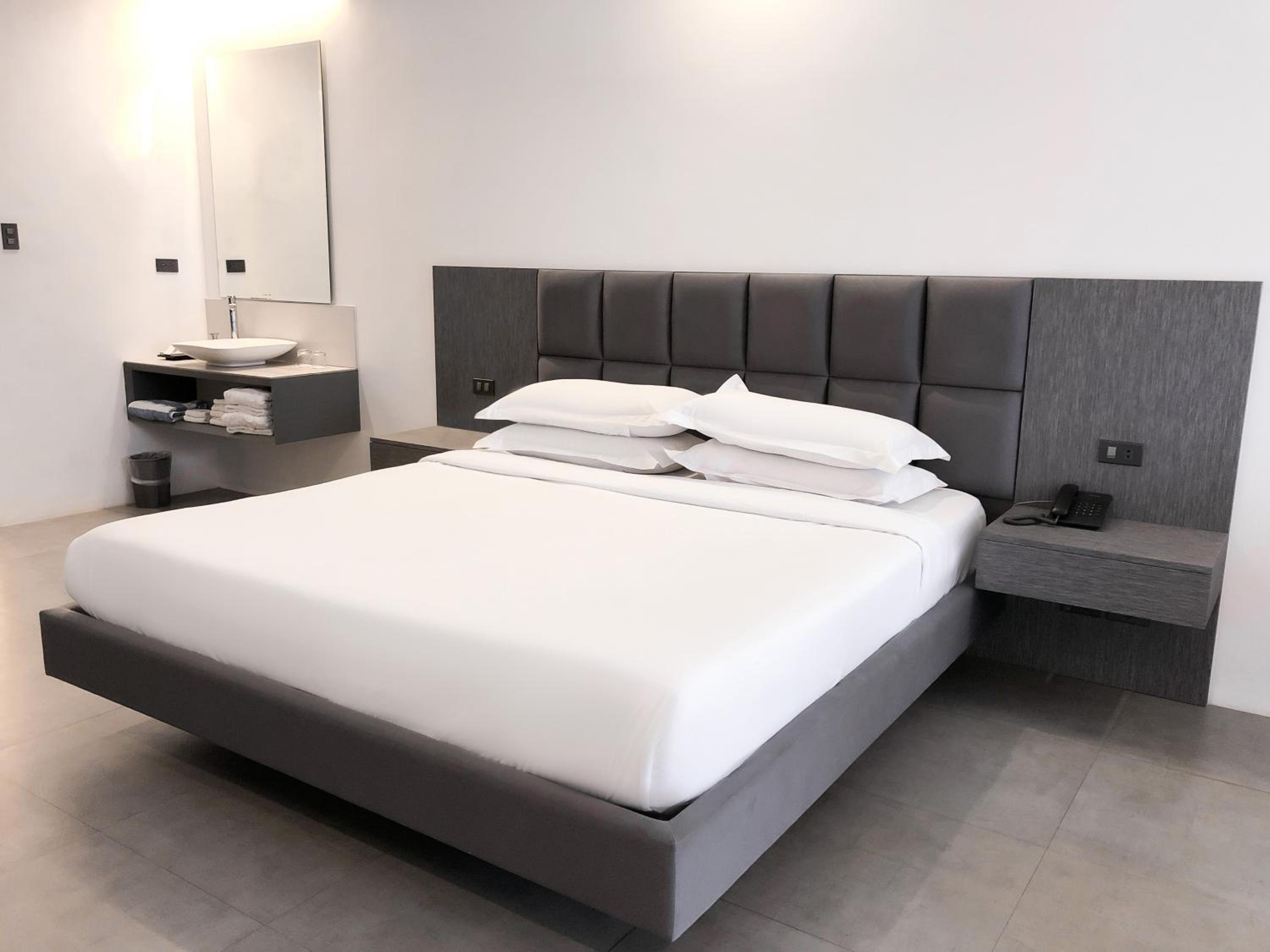 Mistral Pool Suite photo 3