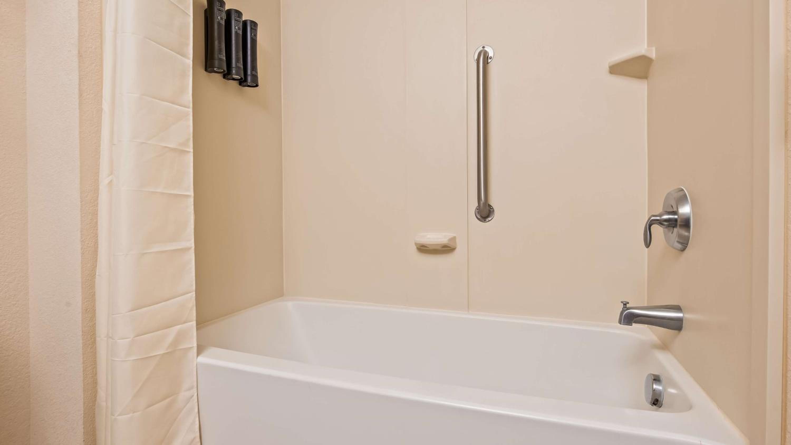 King Room - Non-Smoking - Photo 5