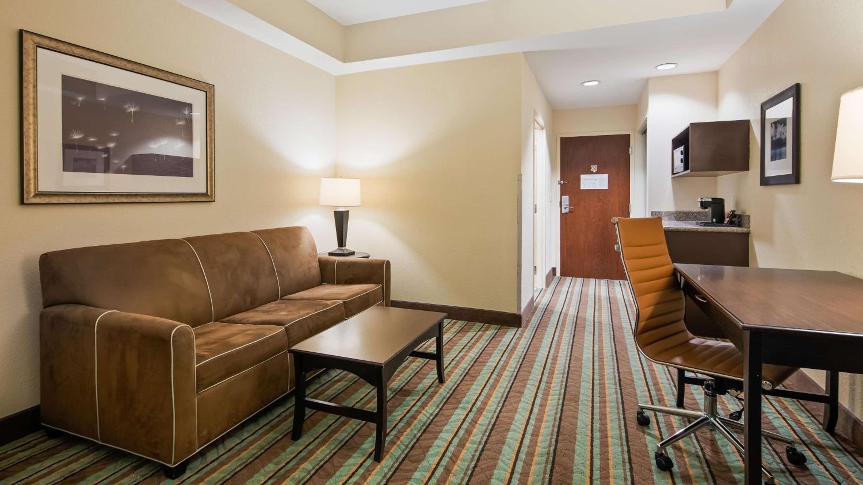 King Room - Non-Smoking - Photo 2