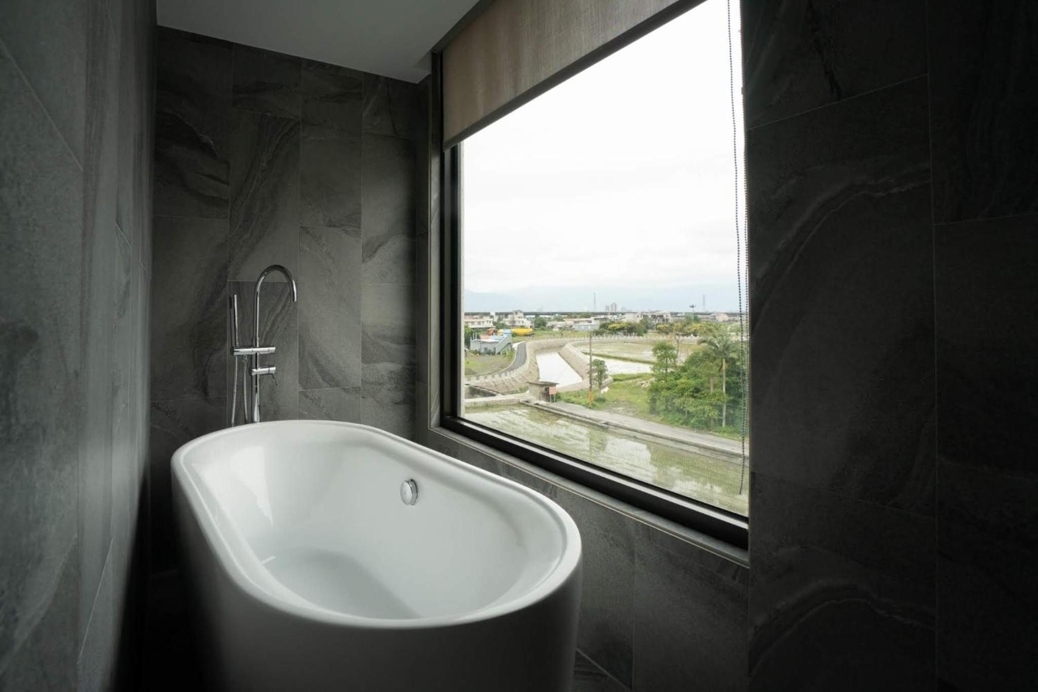 Quadruple Room with Bath photo 3