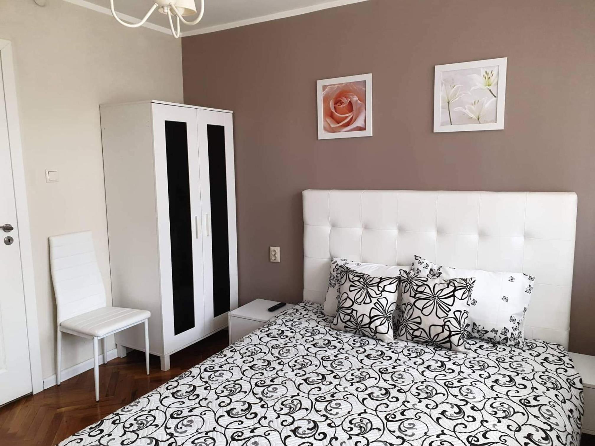 Two-Bedroom Apartment - Photo 33