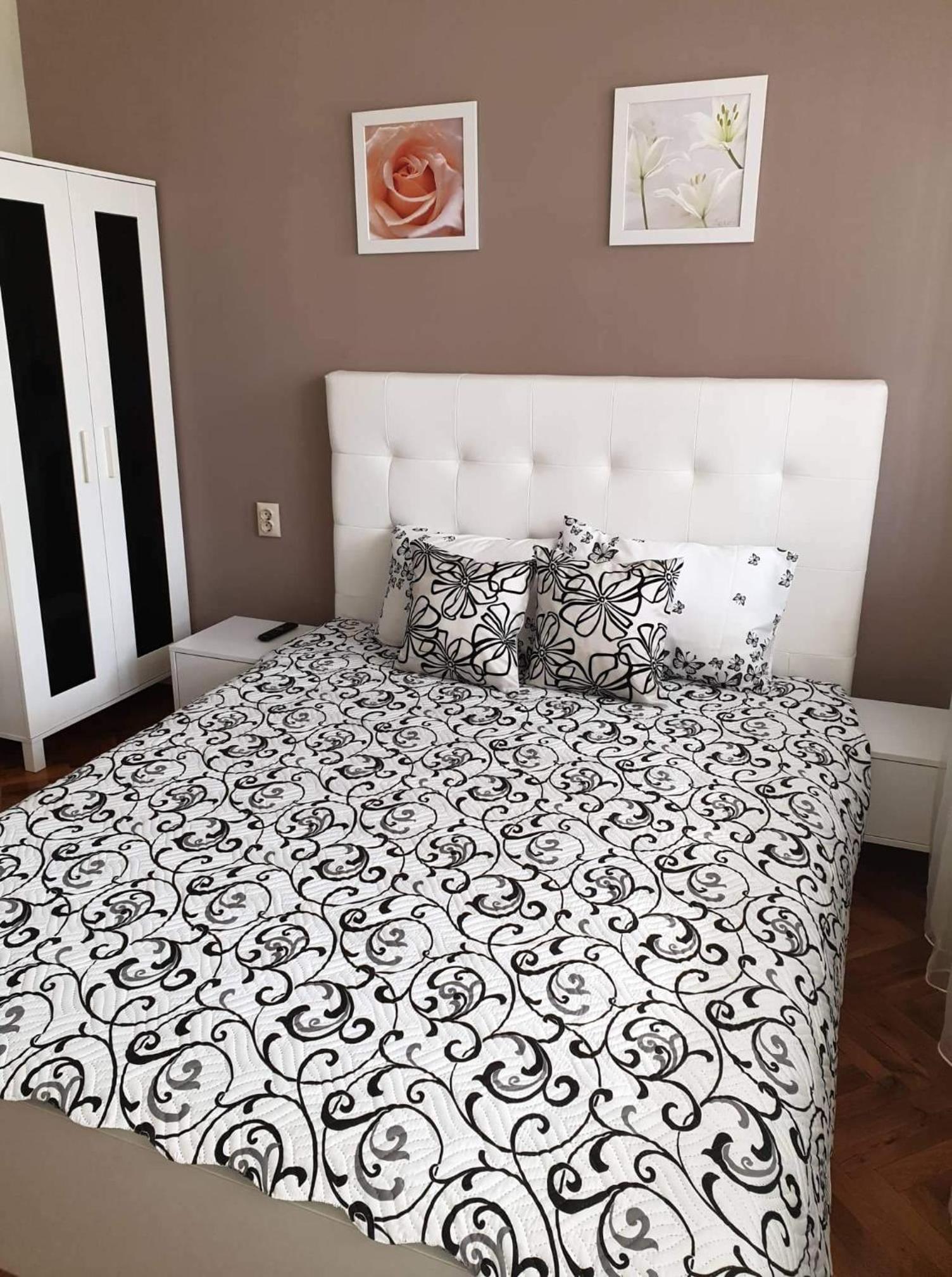 Two-Bedroom Apartment - Photo 34