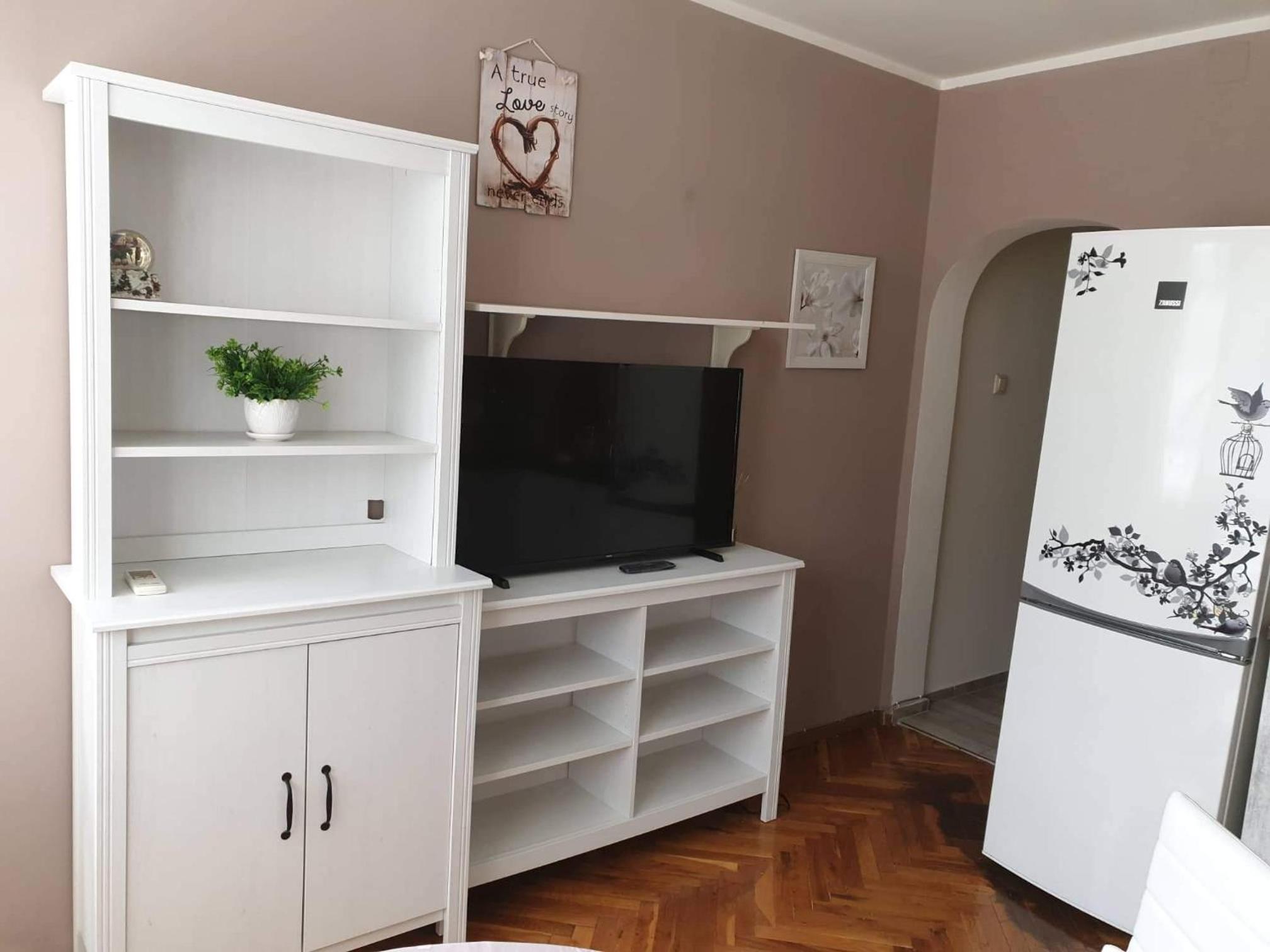 Two-Bedroom Apartment - Photo 5