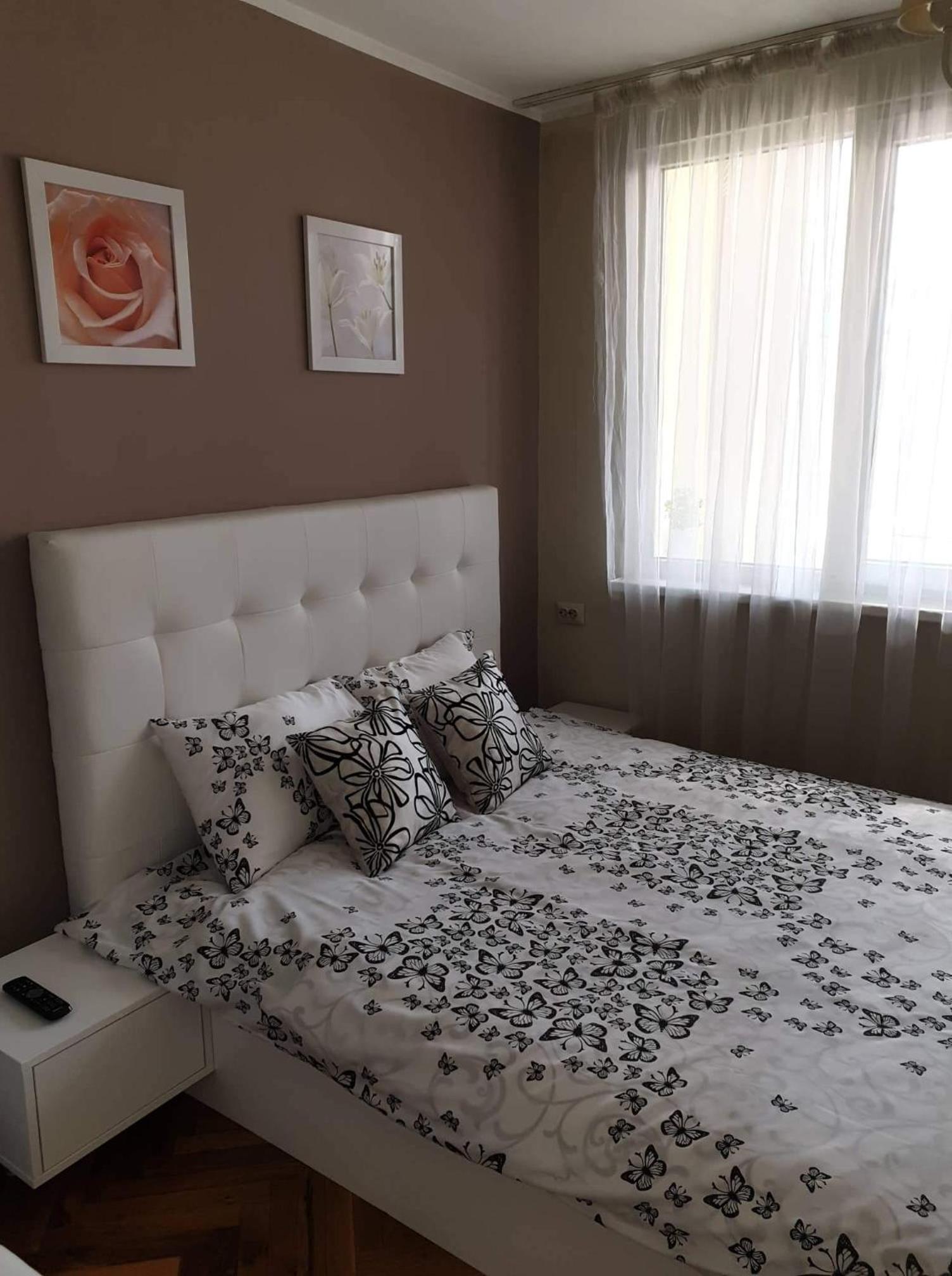 Two-Bedroom Apartment - Photo 31