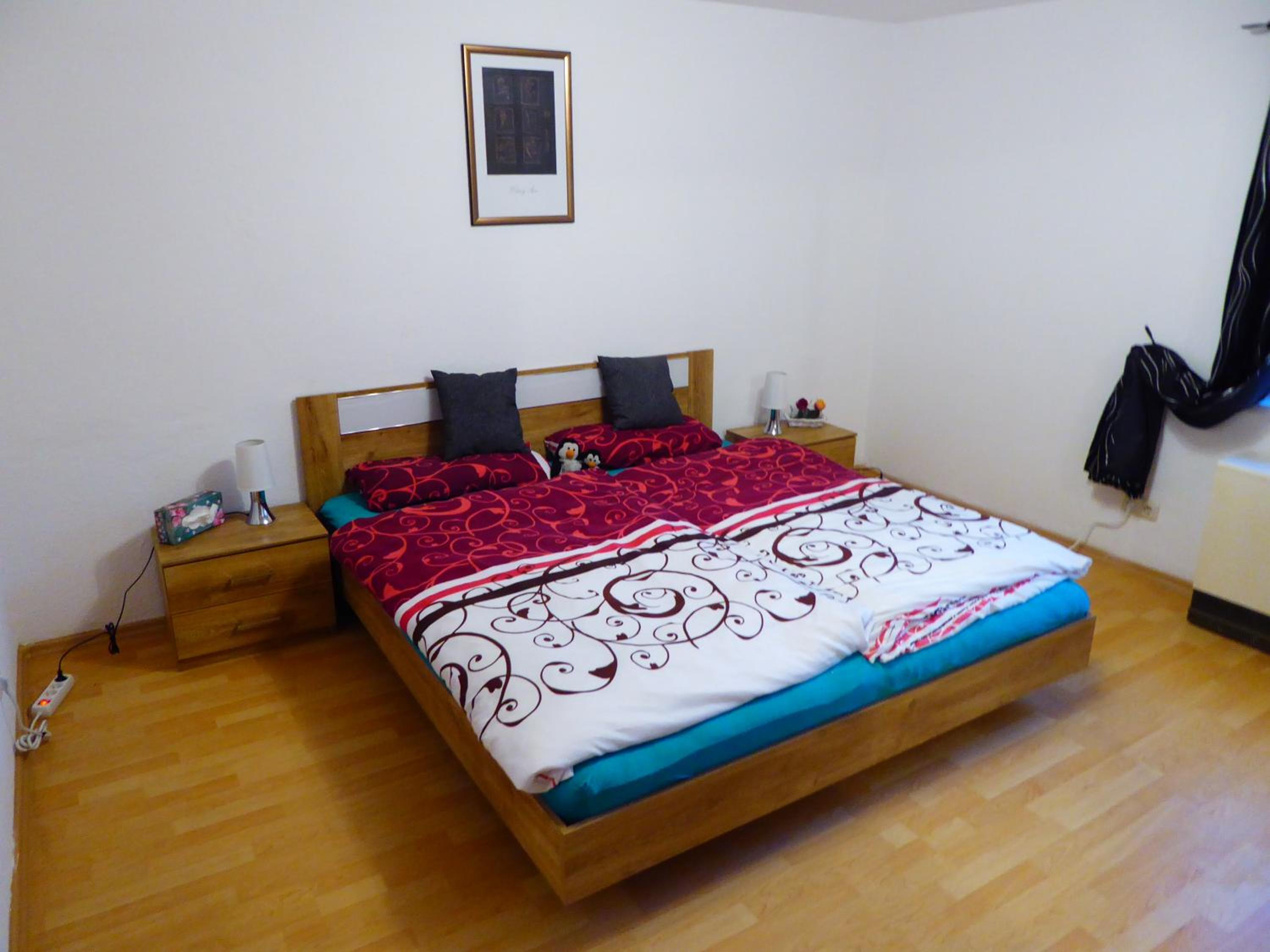 One-Bedroom Apartment photo 1
