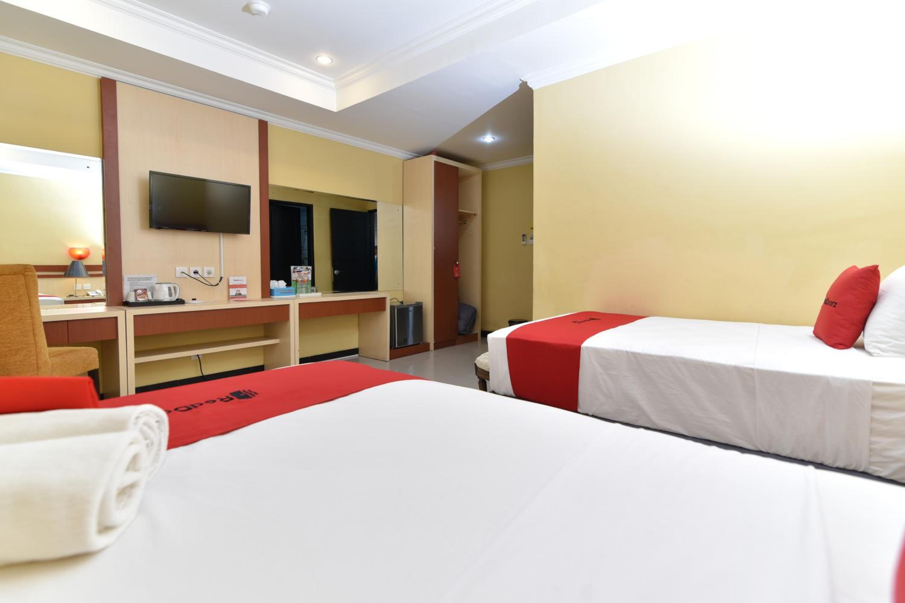 Twin Room - Photo 3