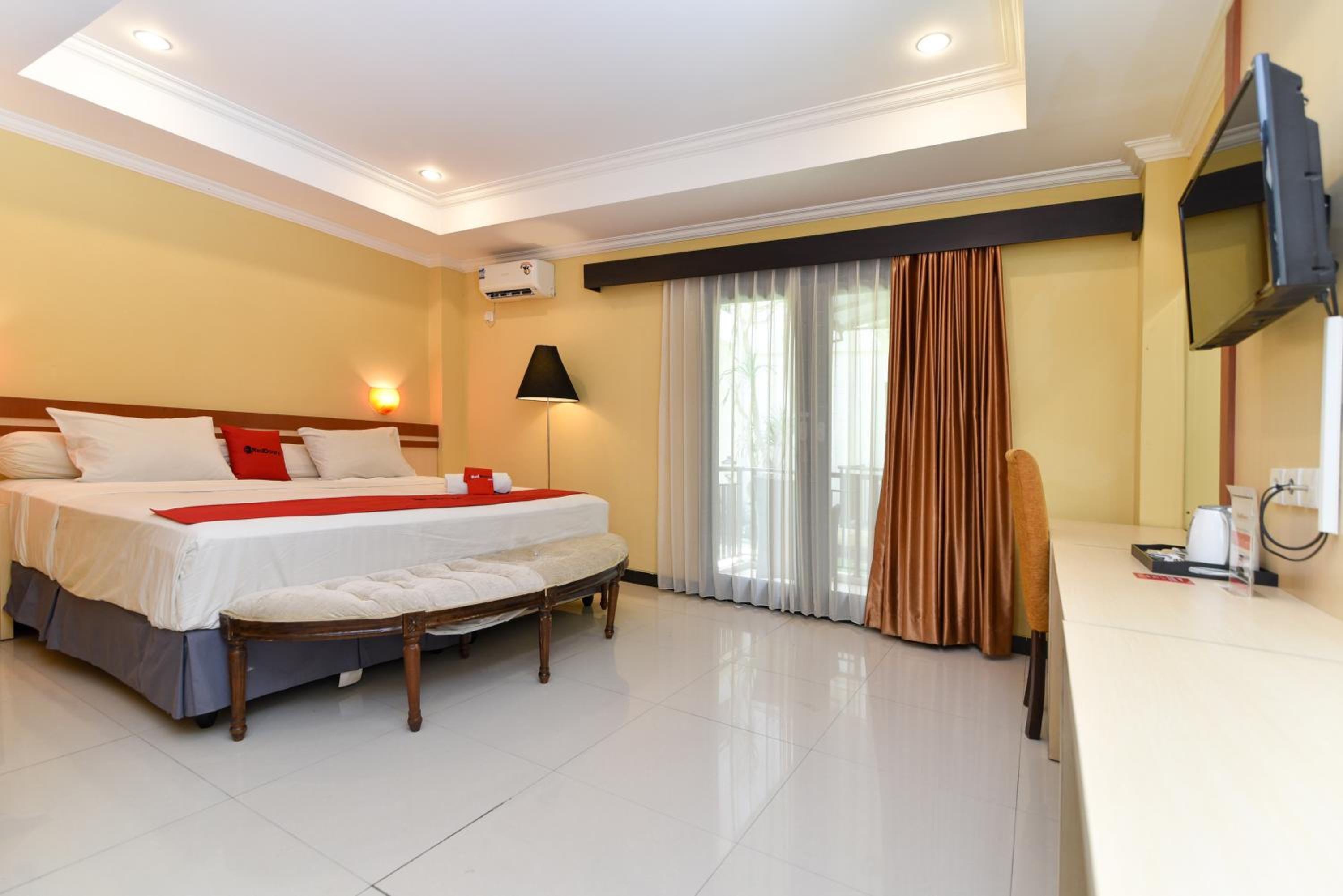Deluxe Room - Photo 2