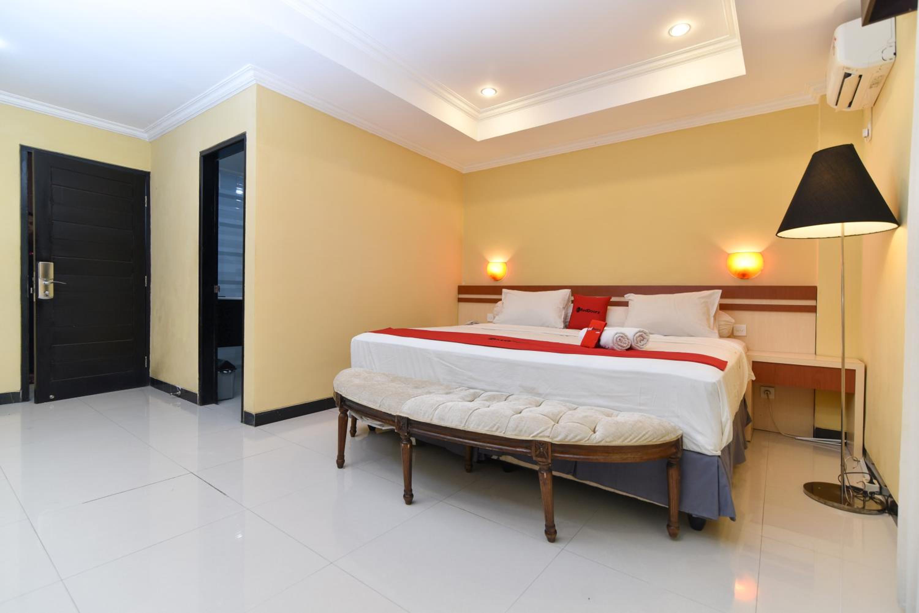 Deluxe Room - Photo 1