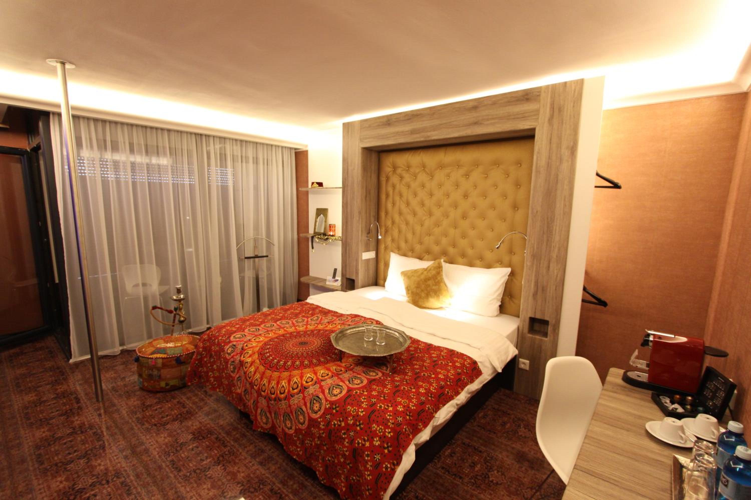 1001 Nights Room - Photo 1