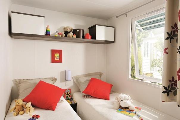 Mobile Home (4 Adults) photo 1