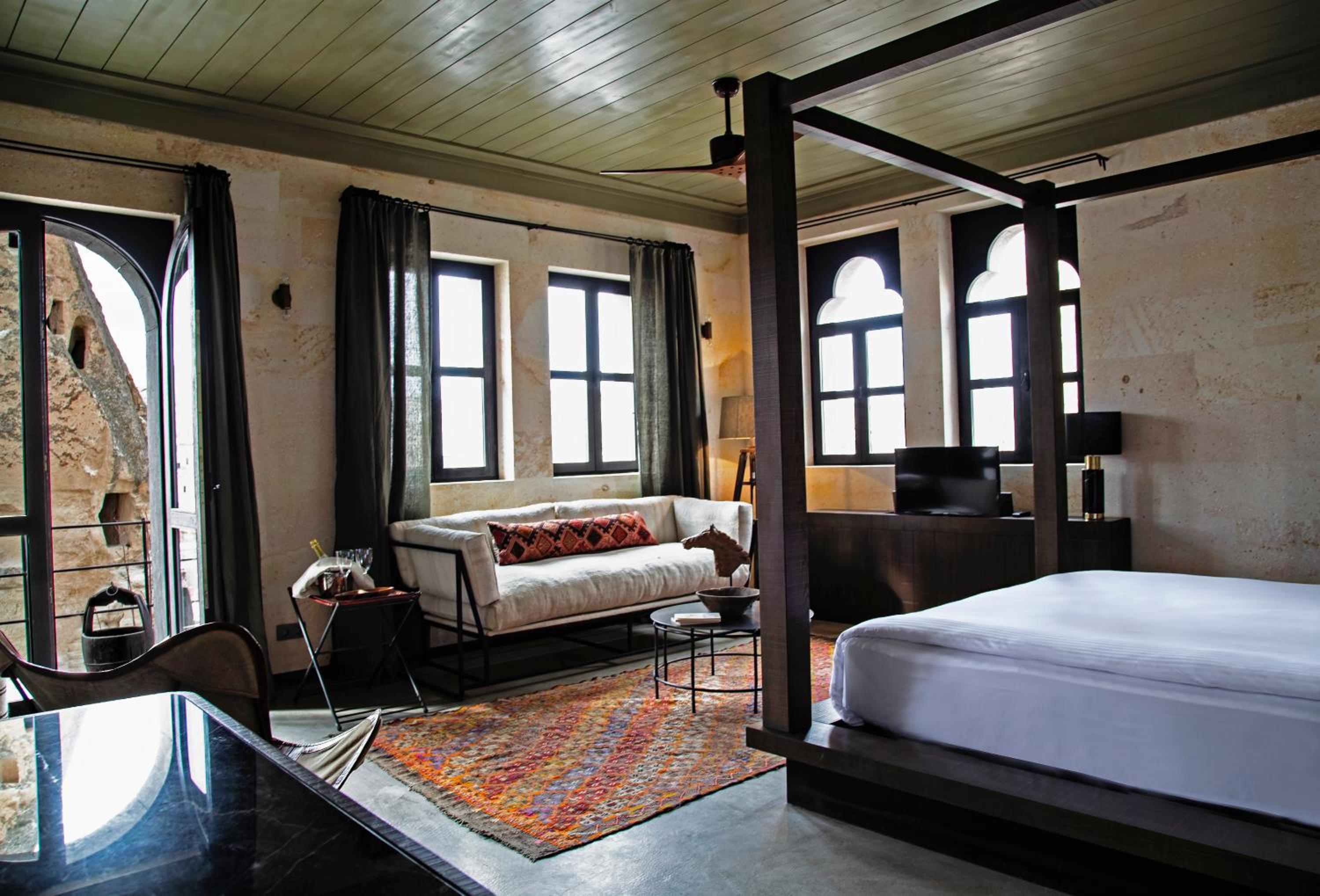 Suite with French Balcony - Photo 1