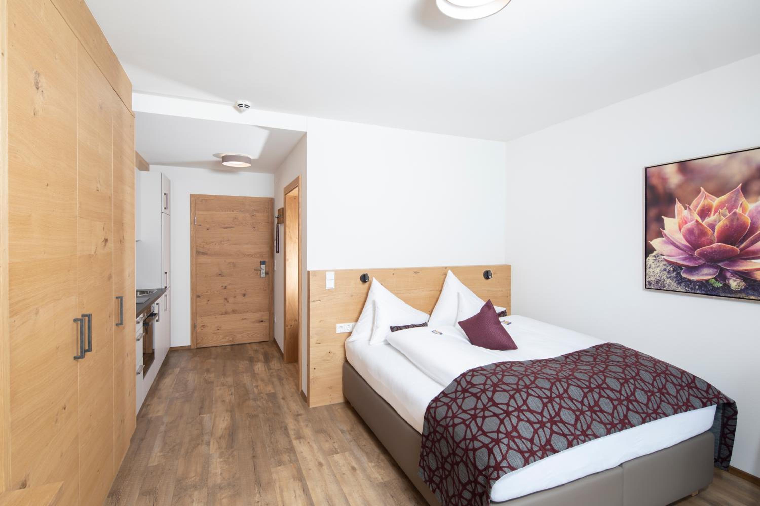 Studio Apartment photo 1