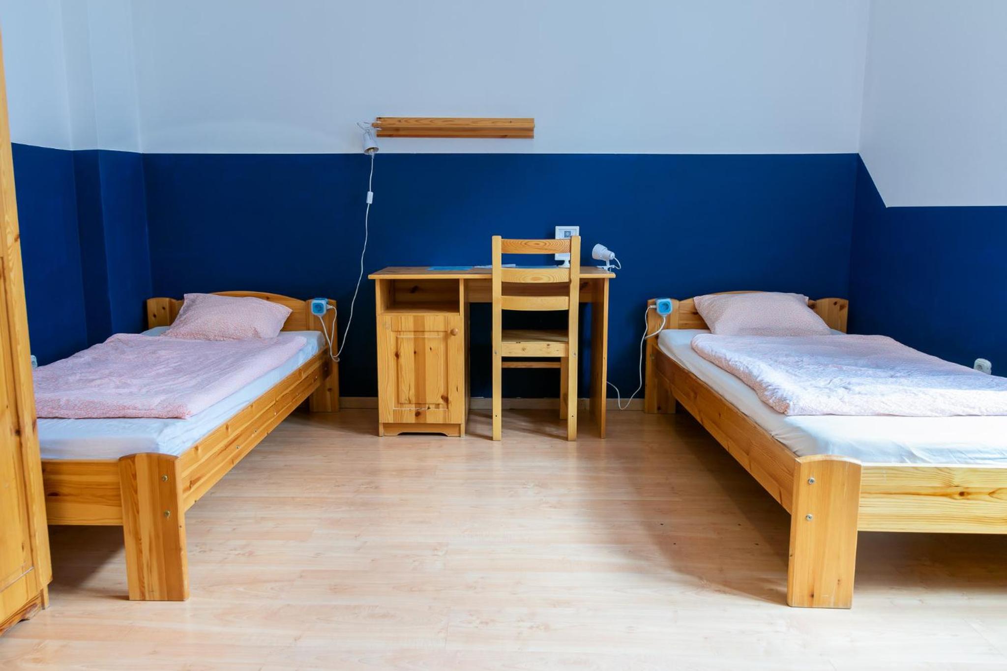 Budget Twin Room - Photo 1