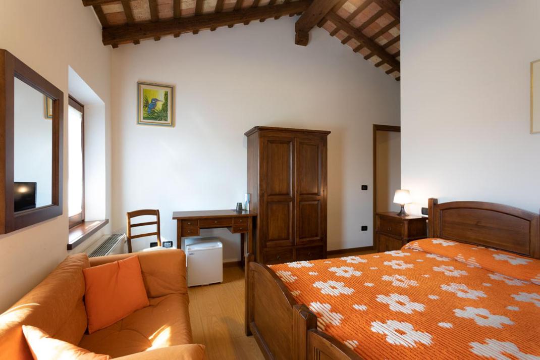 Large Double or Twin Room - Photo 4