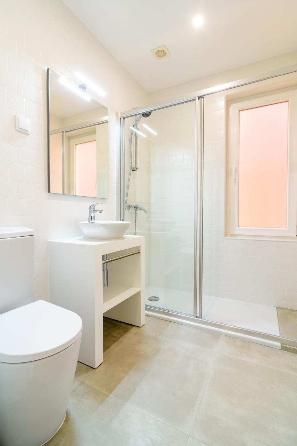Deluxe Double Room with Balcony - Photo 2