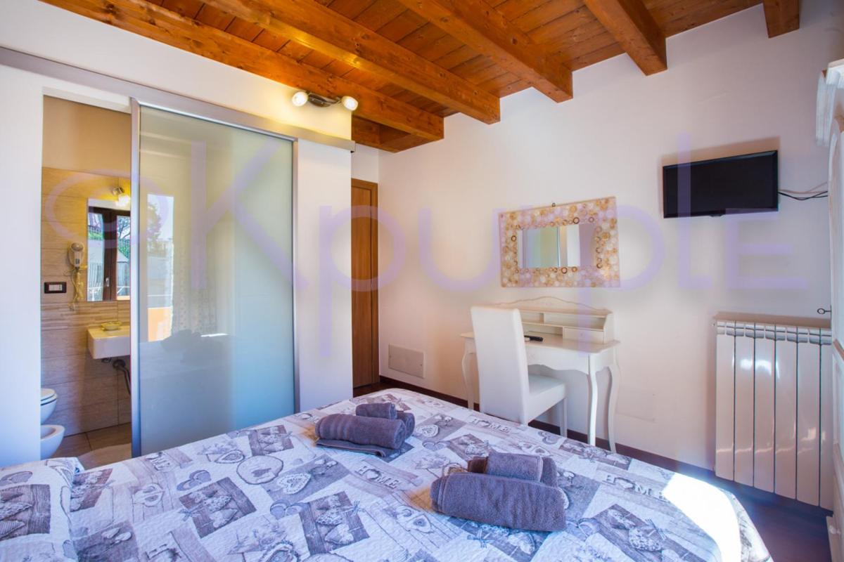 Standard Double or Twin Room with Balcony - Photo 2