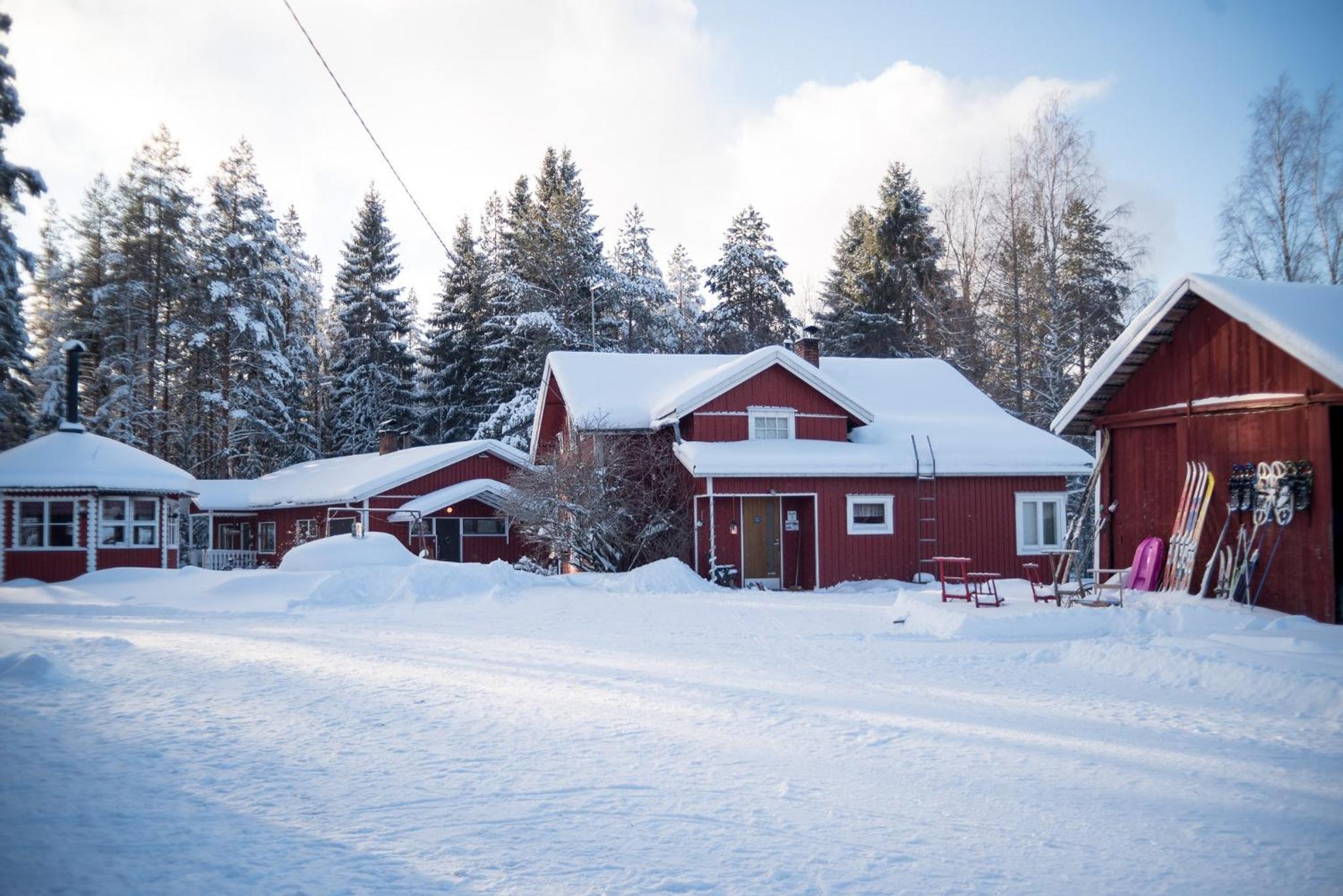 Three-Bedroom House with Private Sauna - Photo 4