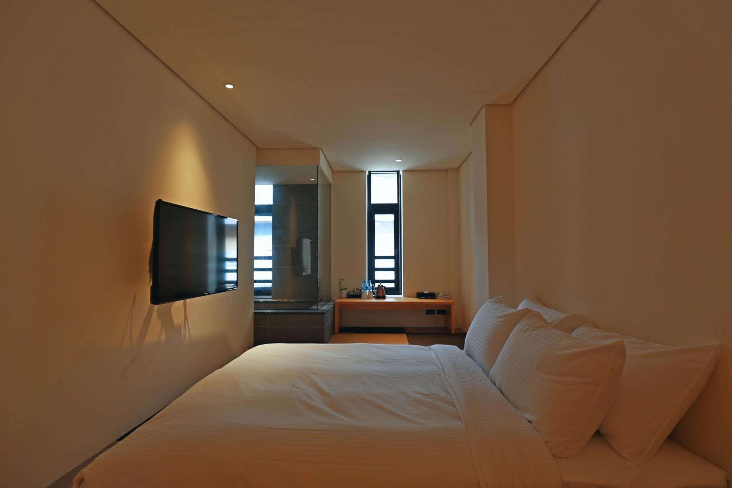 Economy Double Room photo 2