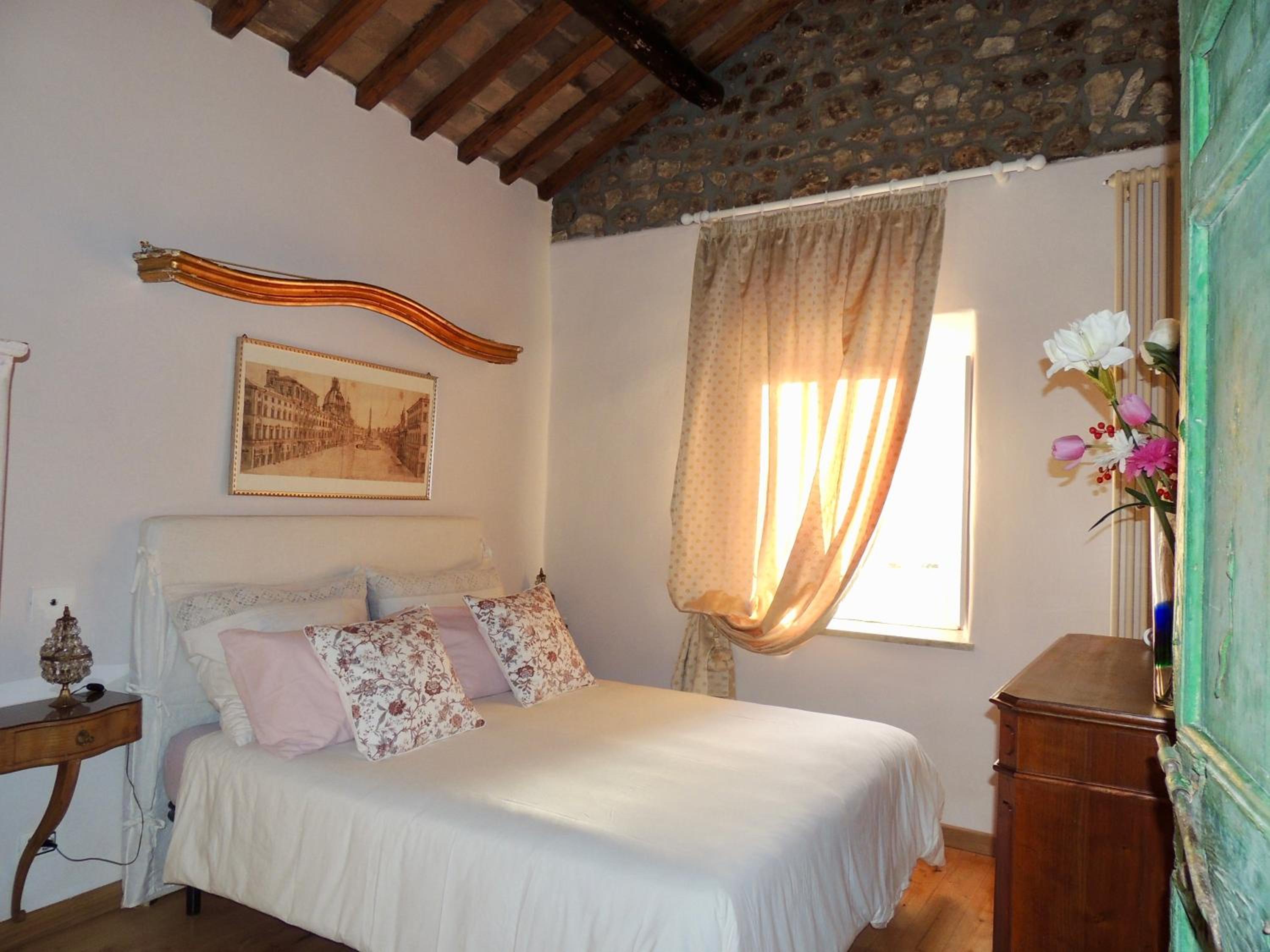 Two-Bedroom House - Photo 1