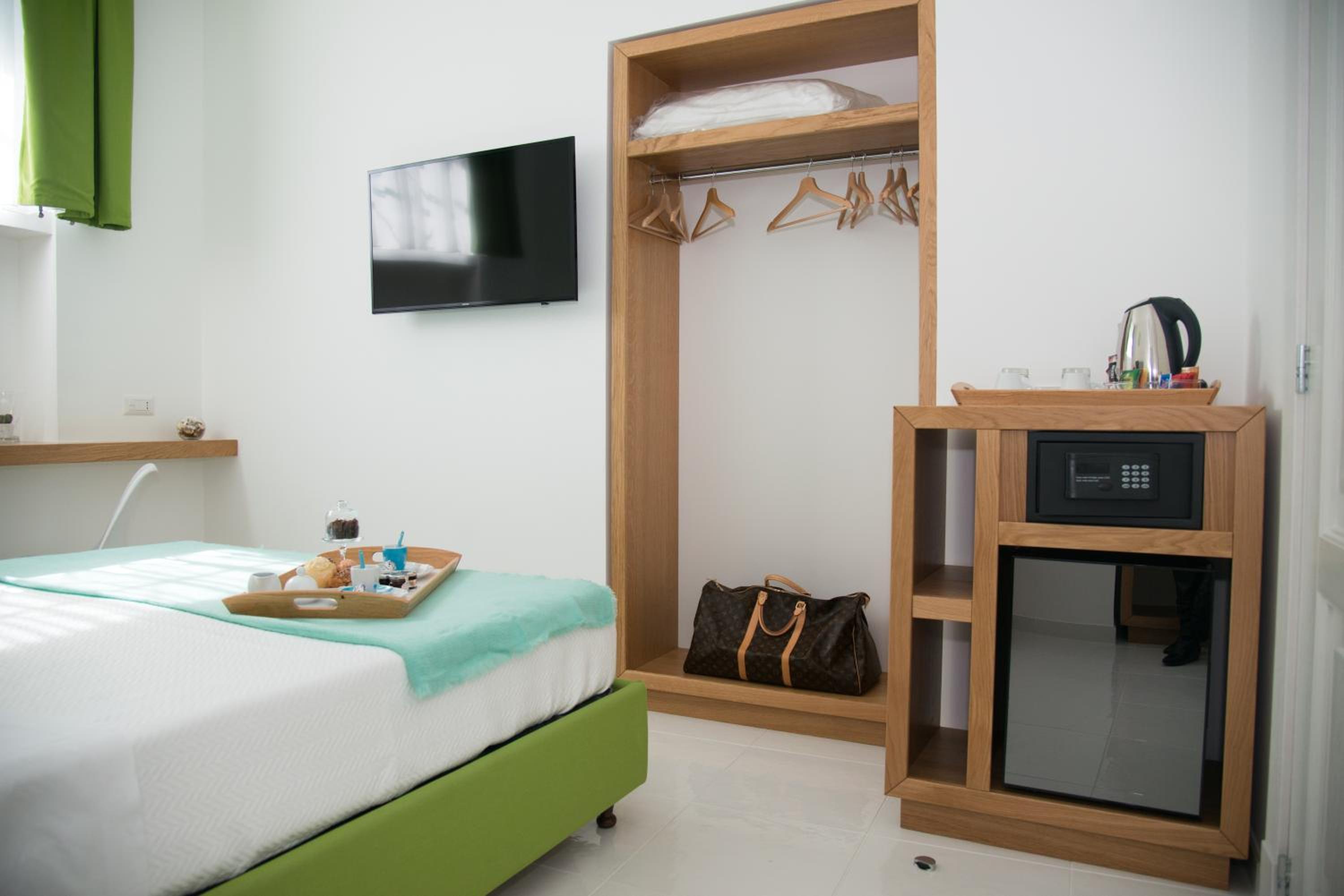 Double Room - Photo 5