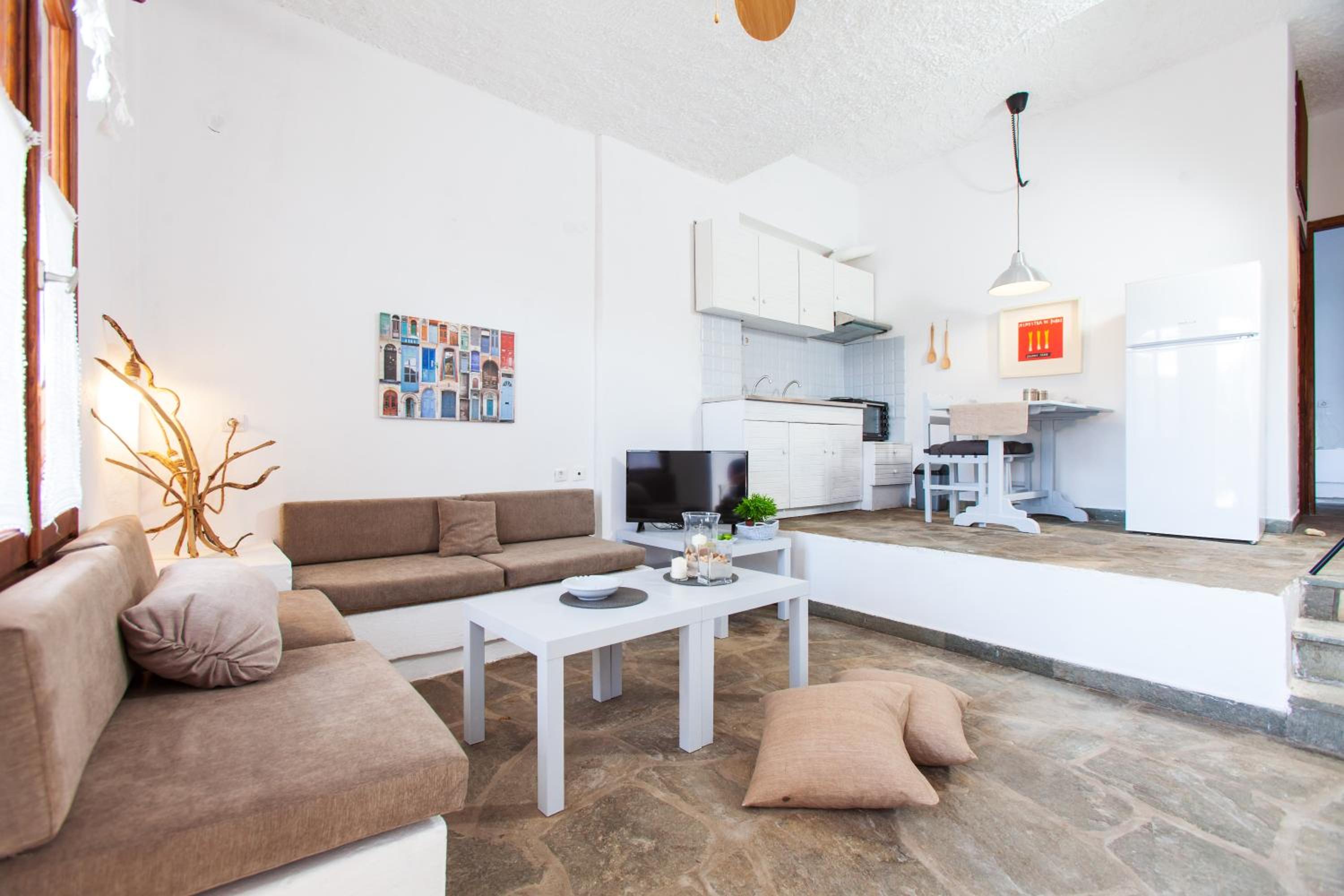 One-Bedroom House photo 1