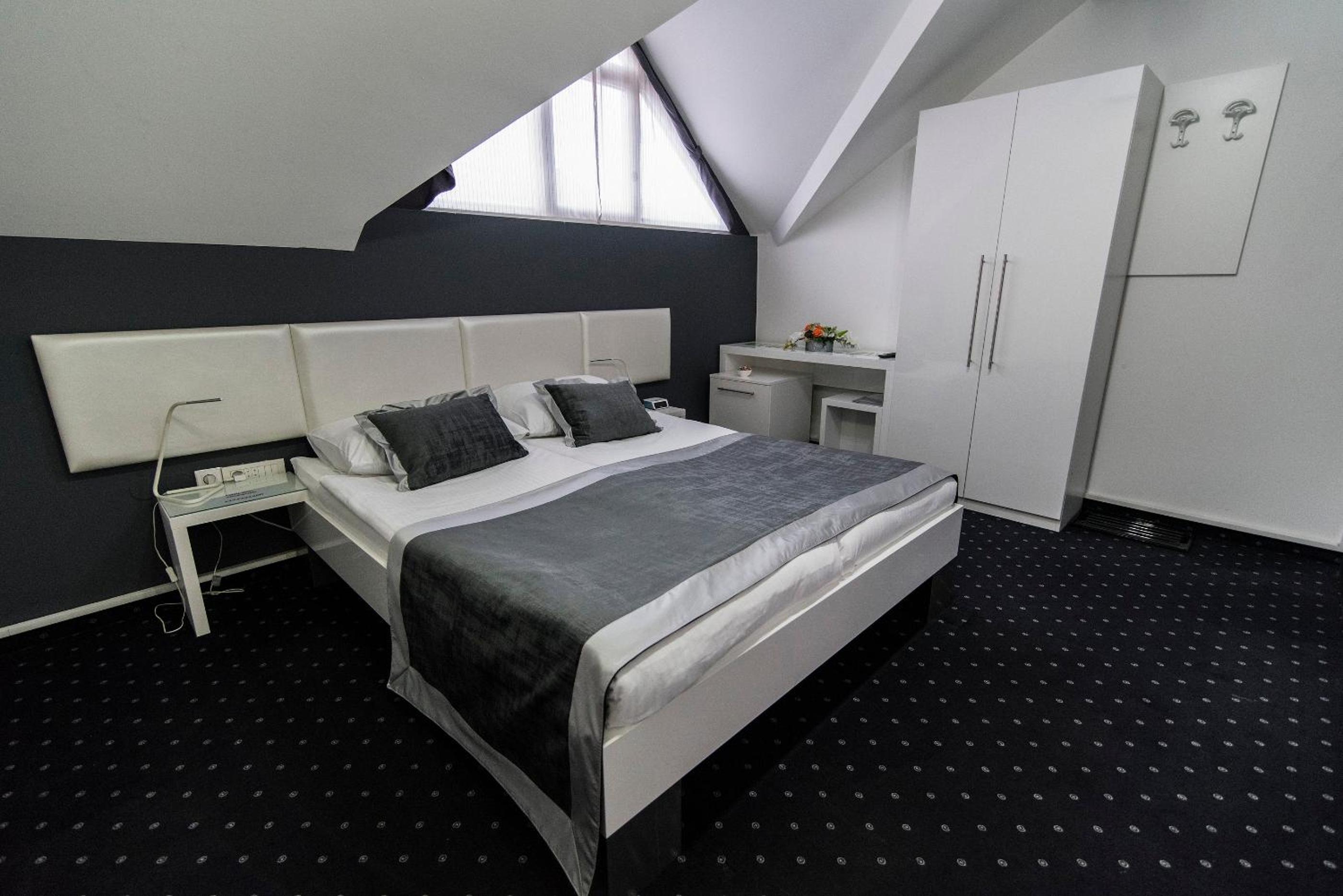 Comfort Triple Room photo 2