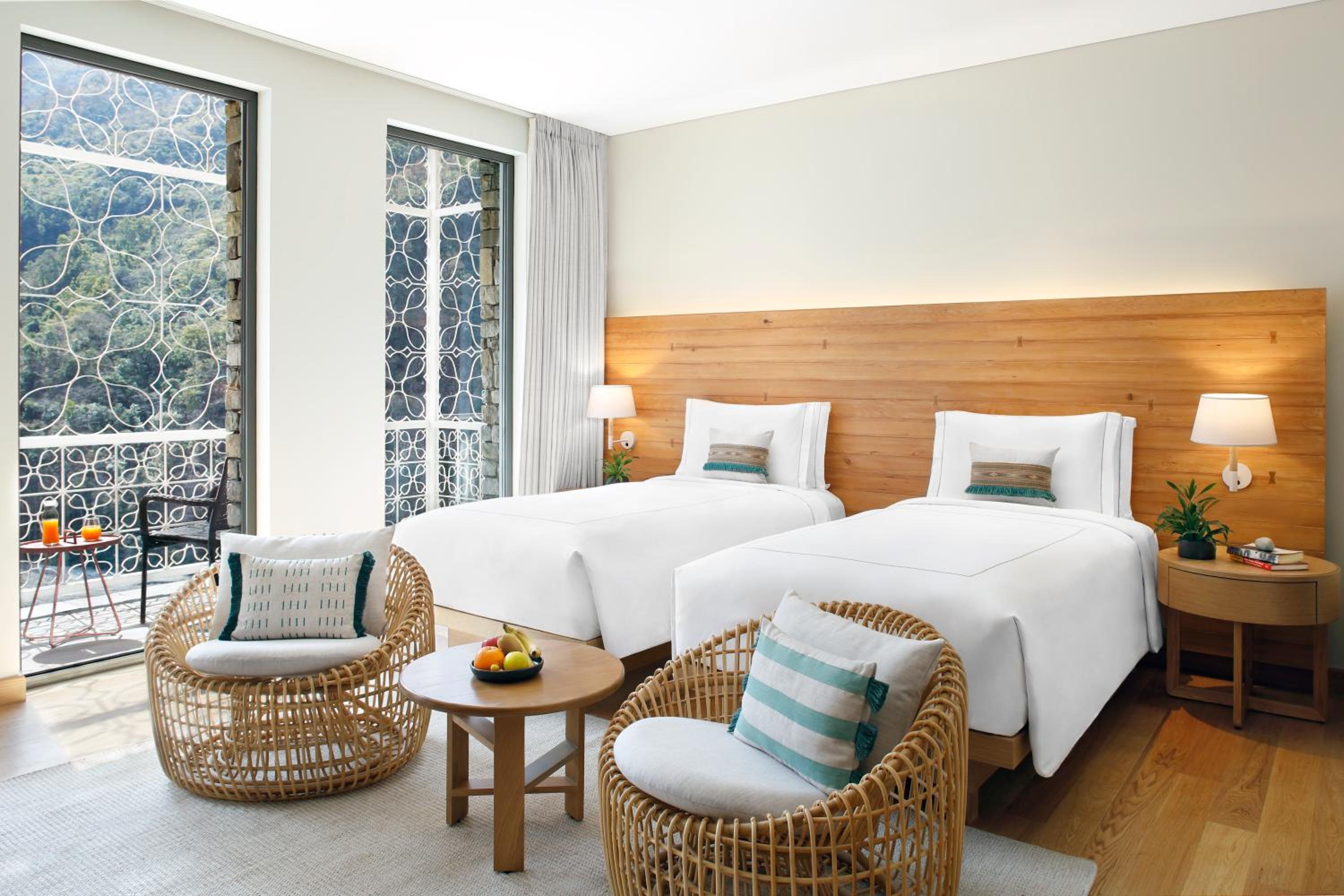 Deluxe Room Twin Bed - Photo 1
