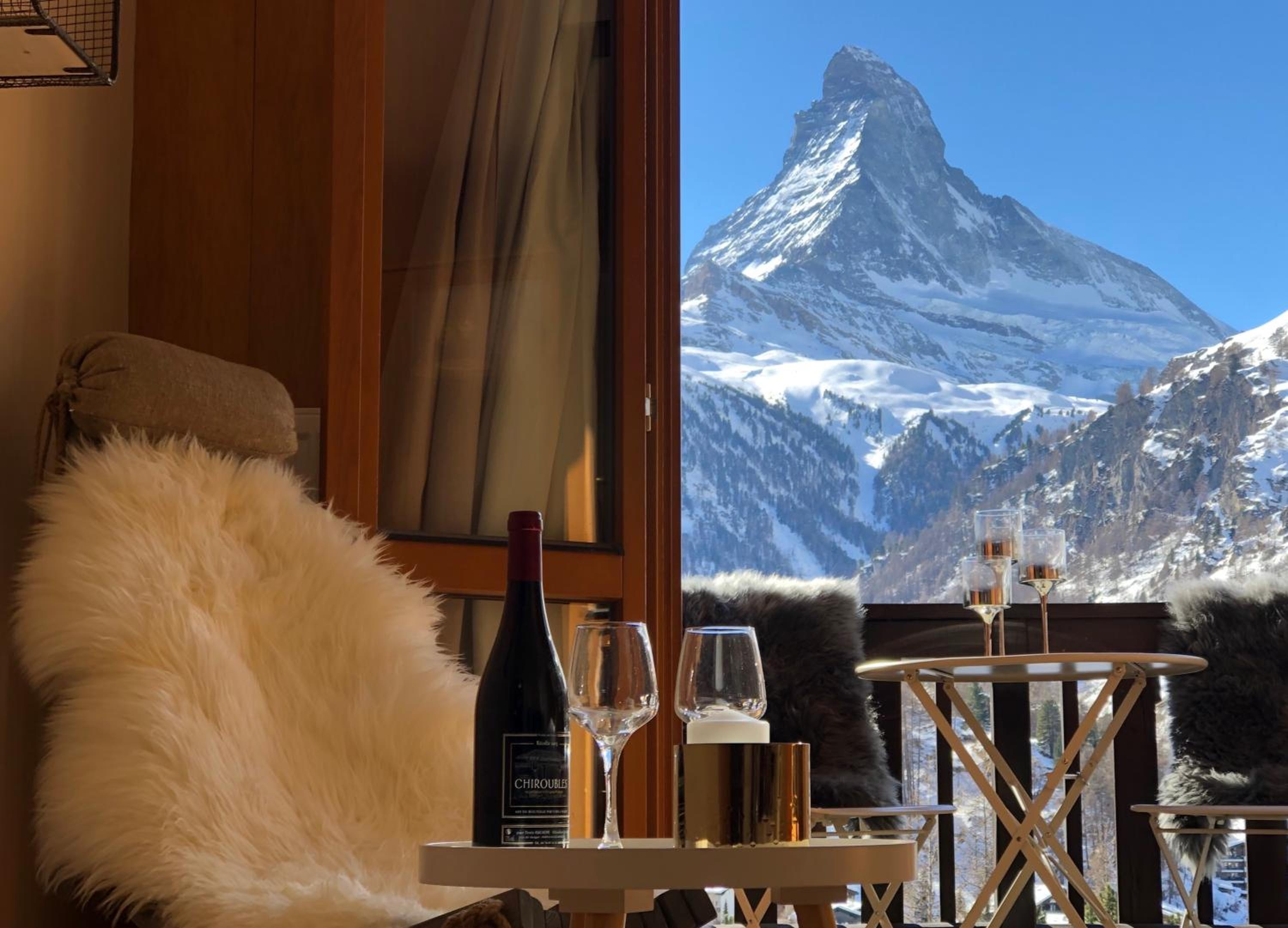 Apartment with Mountain View - Photo 2