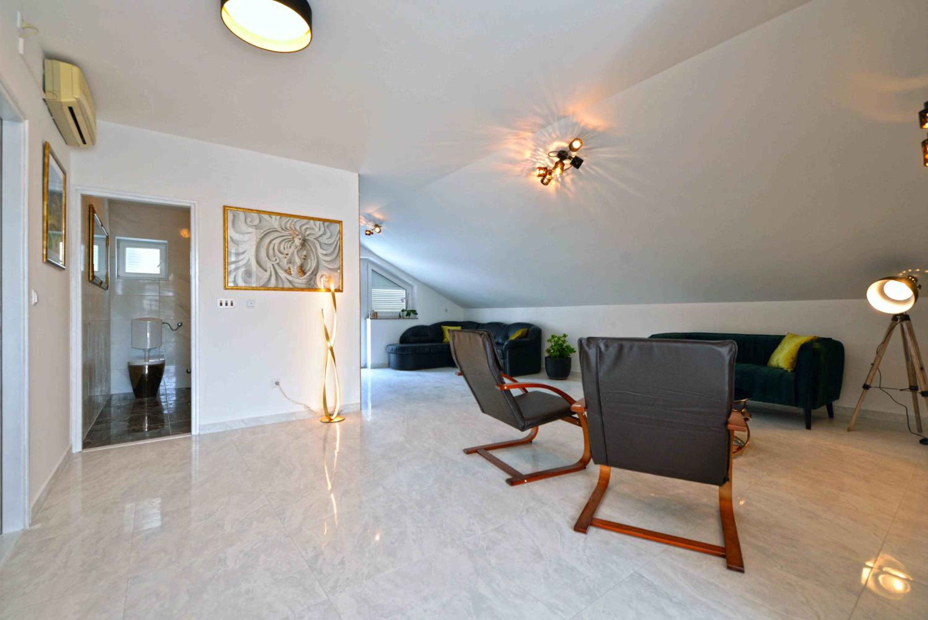 Villa photo 1