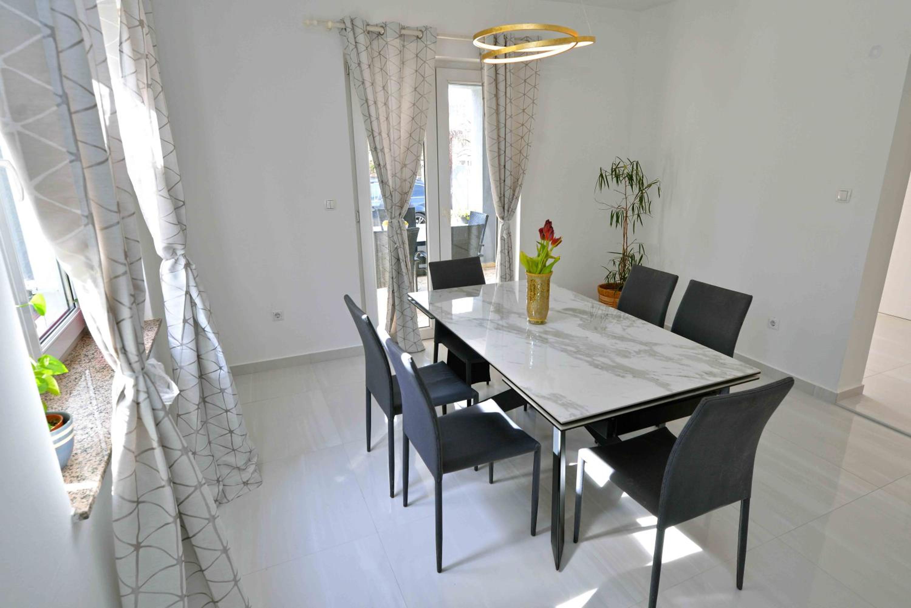 Villa photo 3