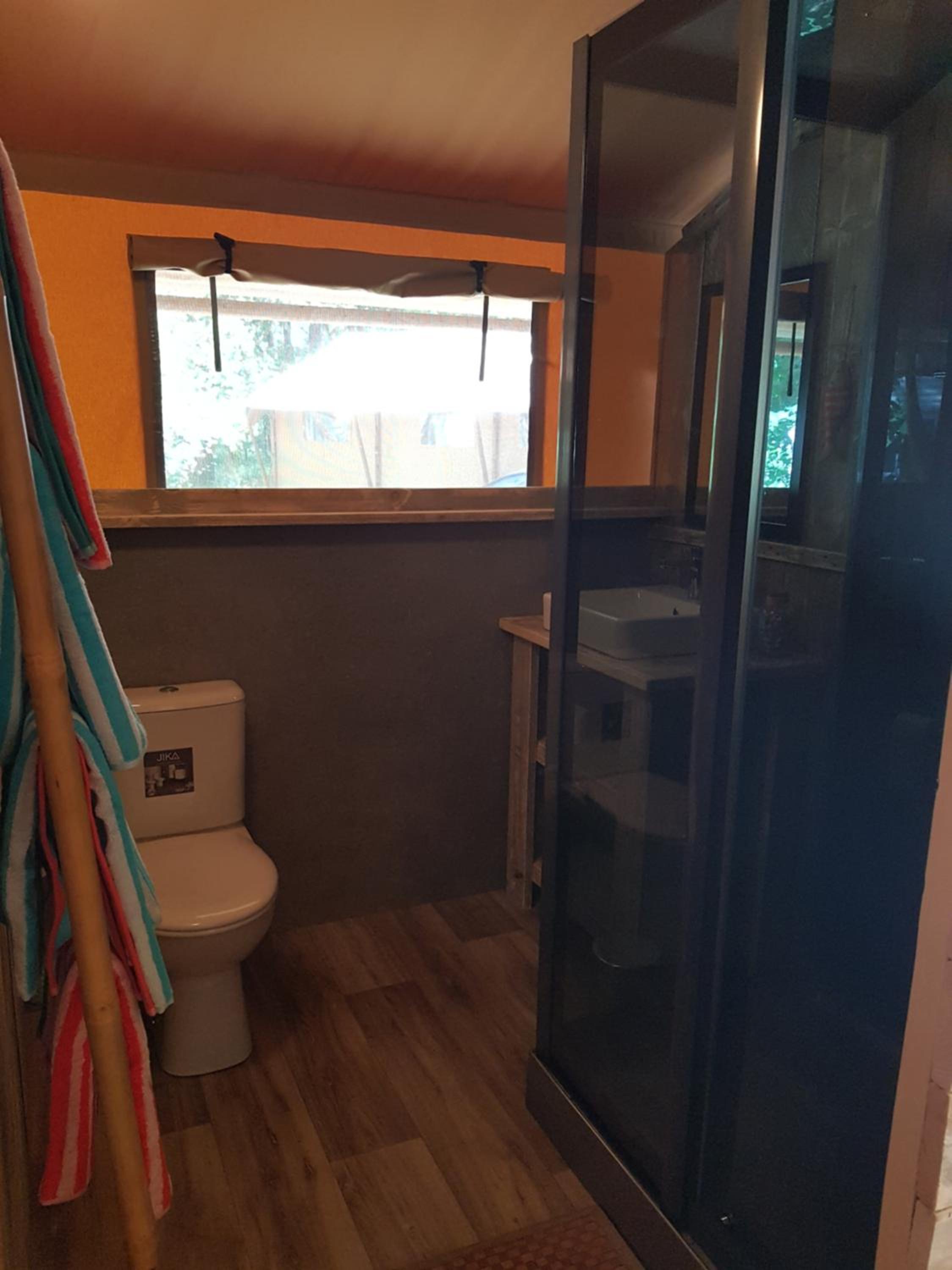 Deluxe Bungalow photo 3