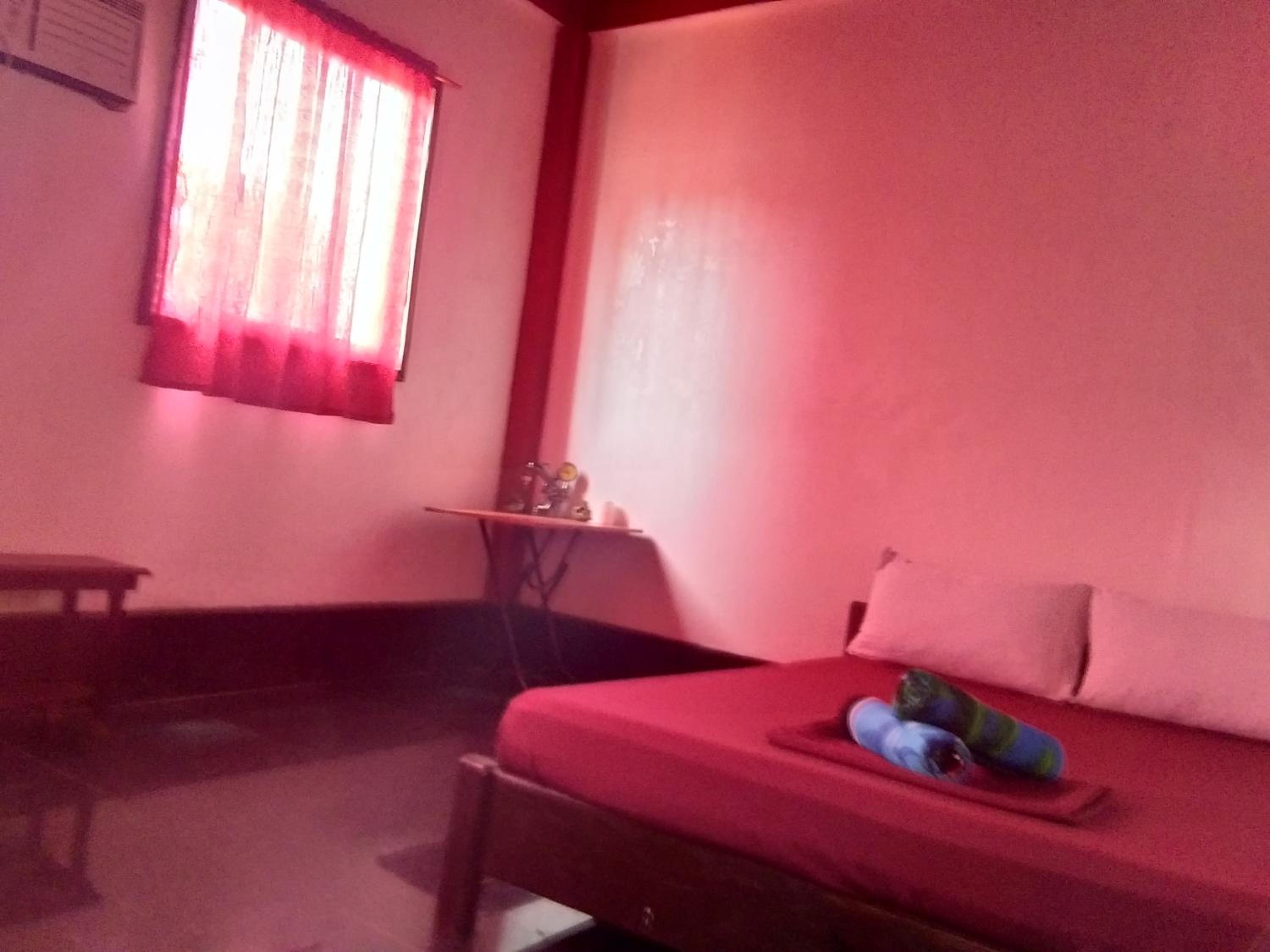 Budget Twin Room - Photo 3