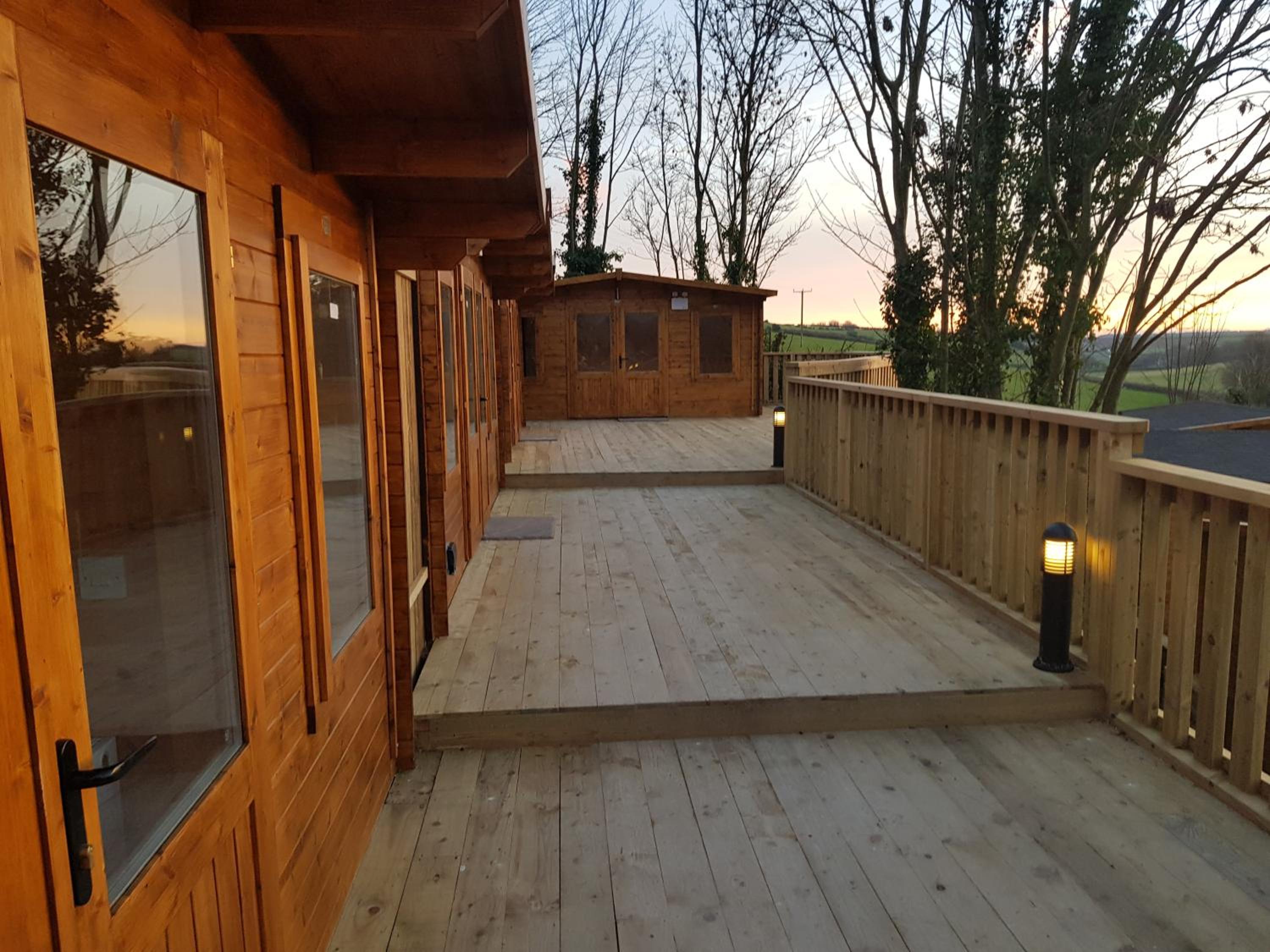 One-Bedroom Chalet with En-Suite photo 3