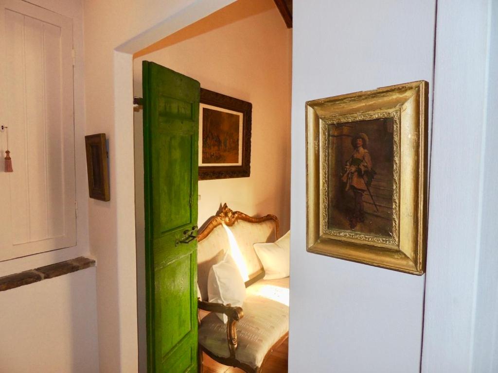 Two-Bedroom House - Photo 37
