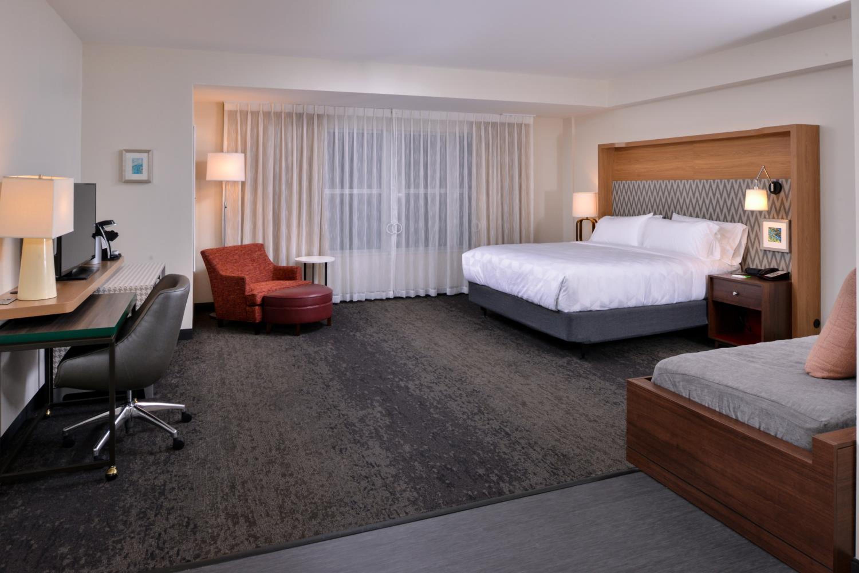 One-Bedroom Suite photo 1