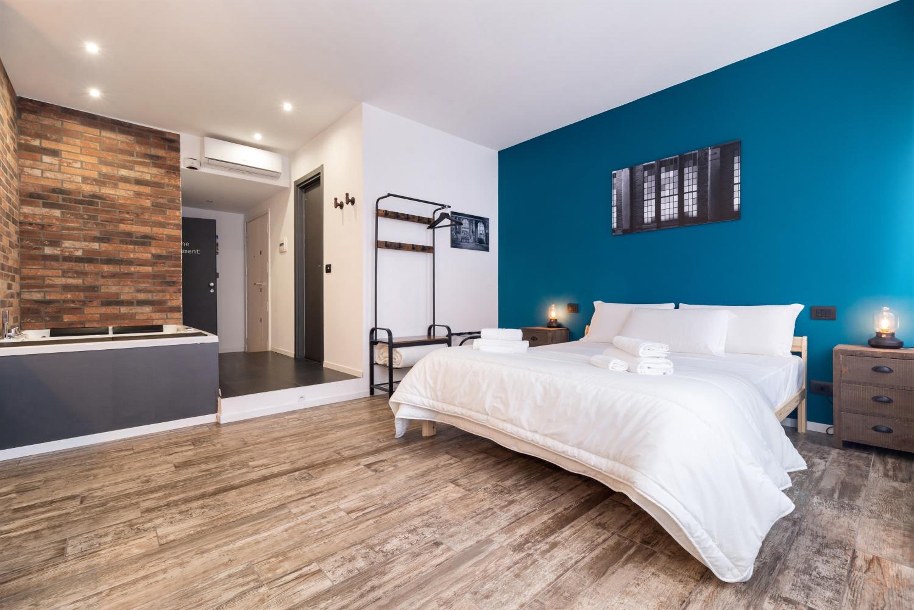 Deluxe Suite with Spa Bath photo 2