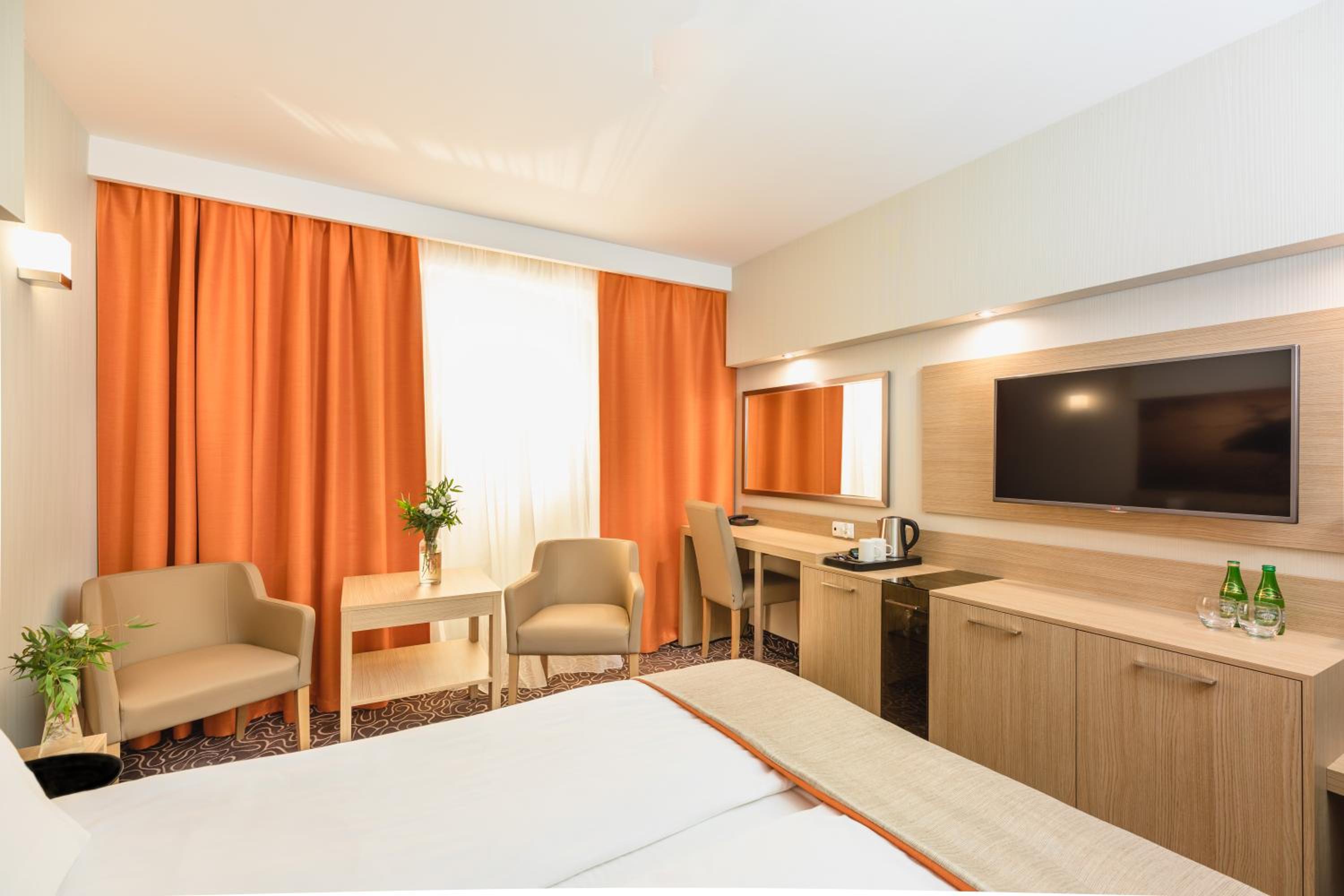 Standard  Double Room - Photo 10