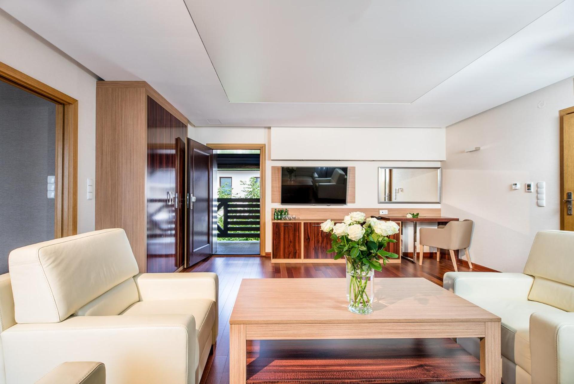 Deluxe Suite - Photo 2