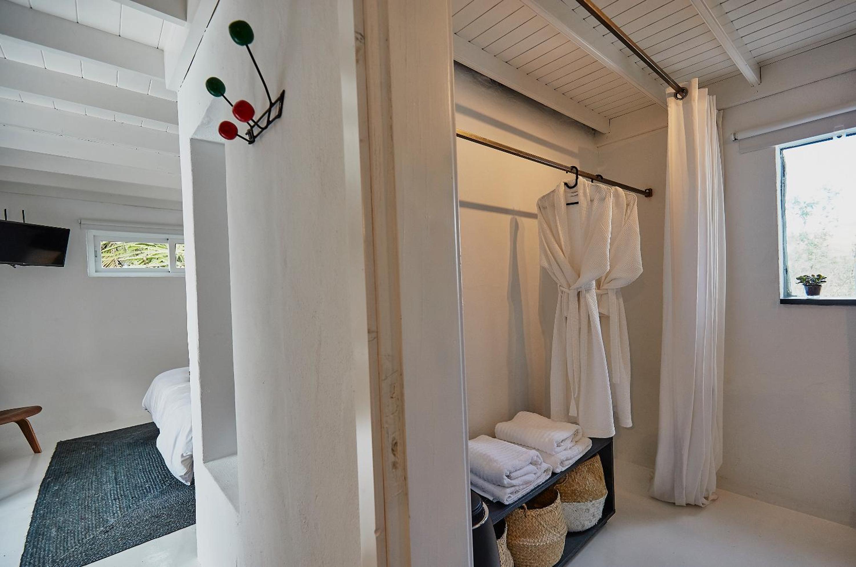 Habitación King con vista a la piscina