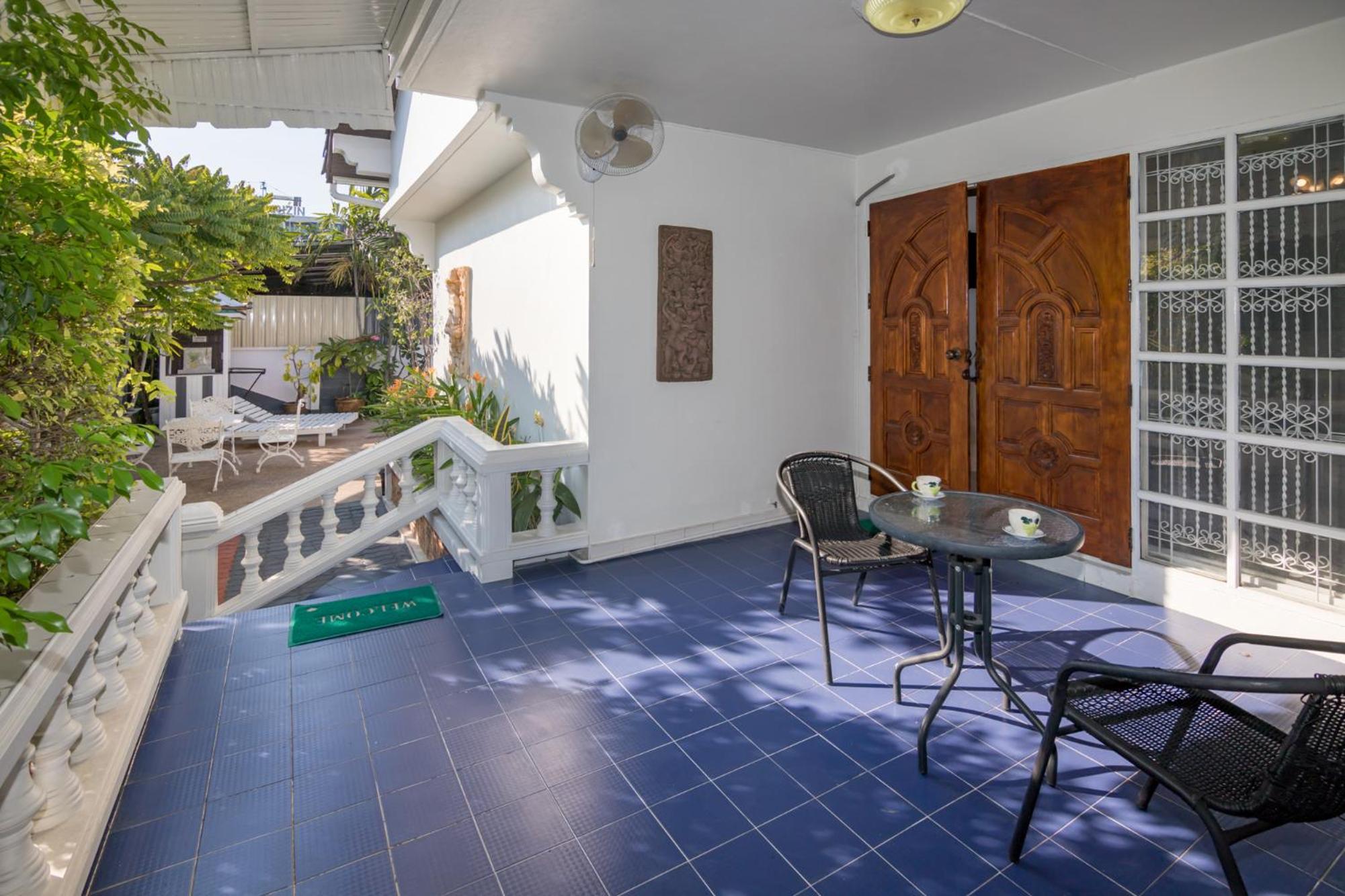 Apartment with Pool View  - Photo 35