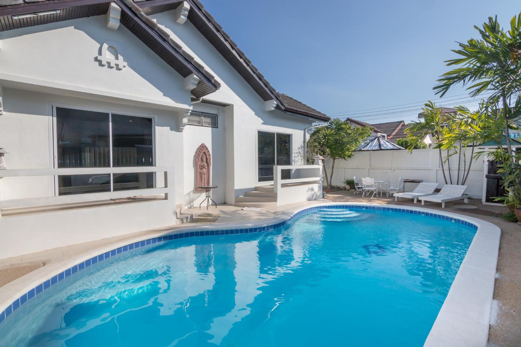 Apartment with Pool View  - Photo 48