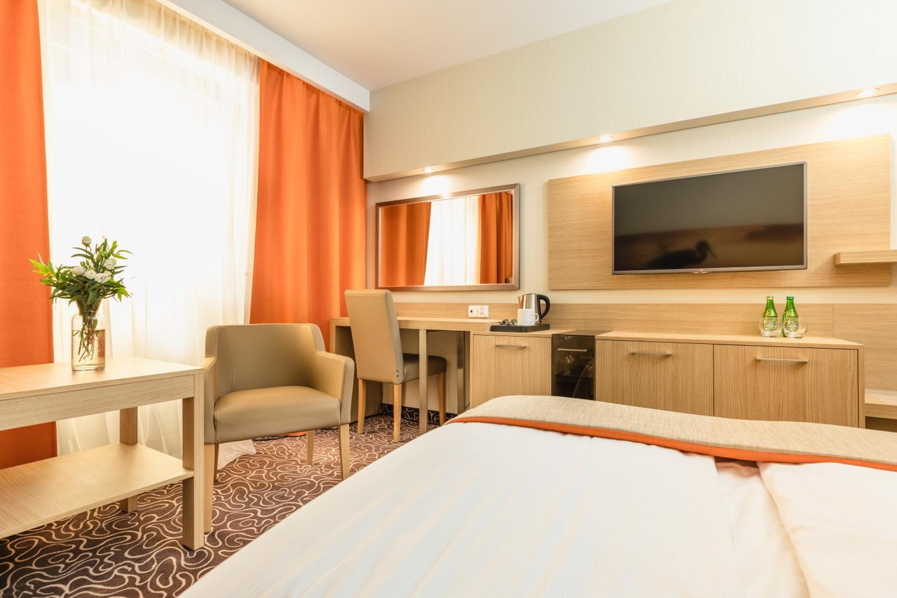 Standard  Double Room - Photo 7