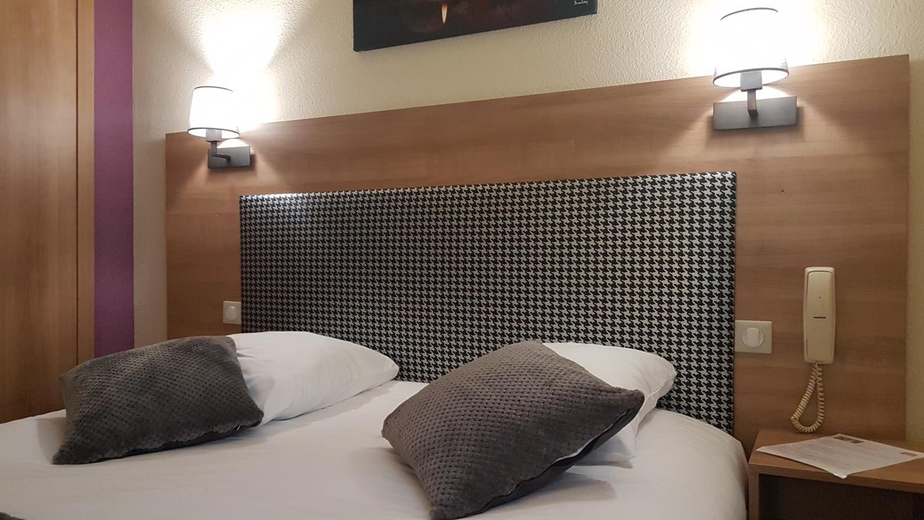 Double Room - Photo 13