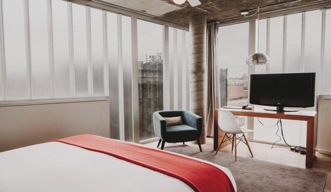 Superior King Corner Room